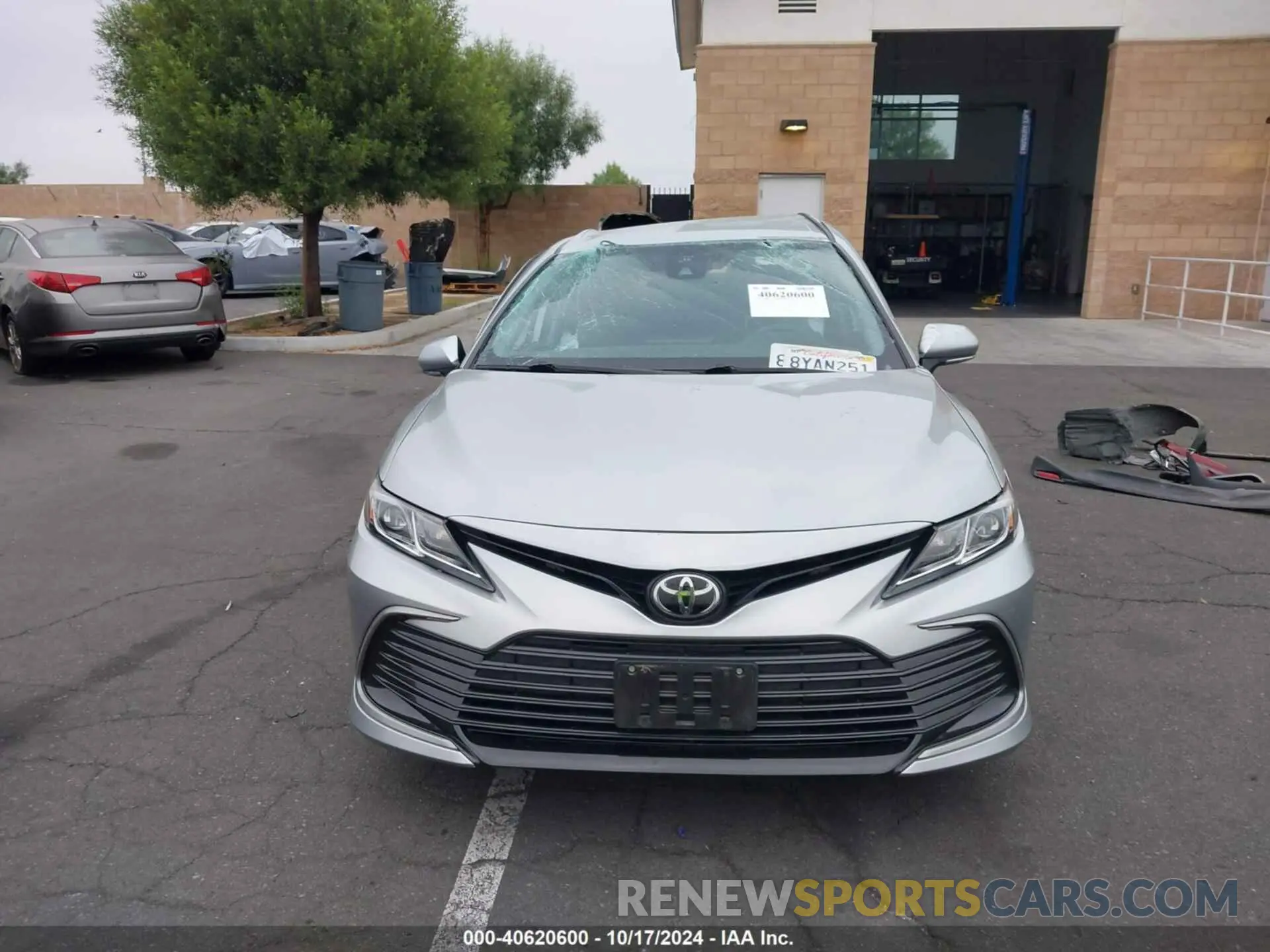 12 Photograph of a damaged car 4T1R11AK4MU498384 TOYOTA CAMRY 2021