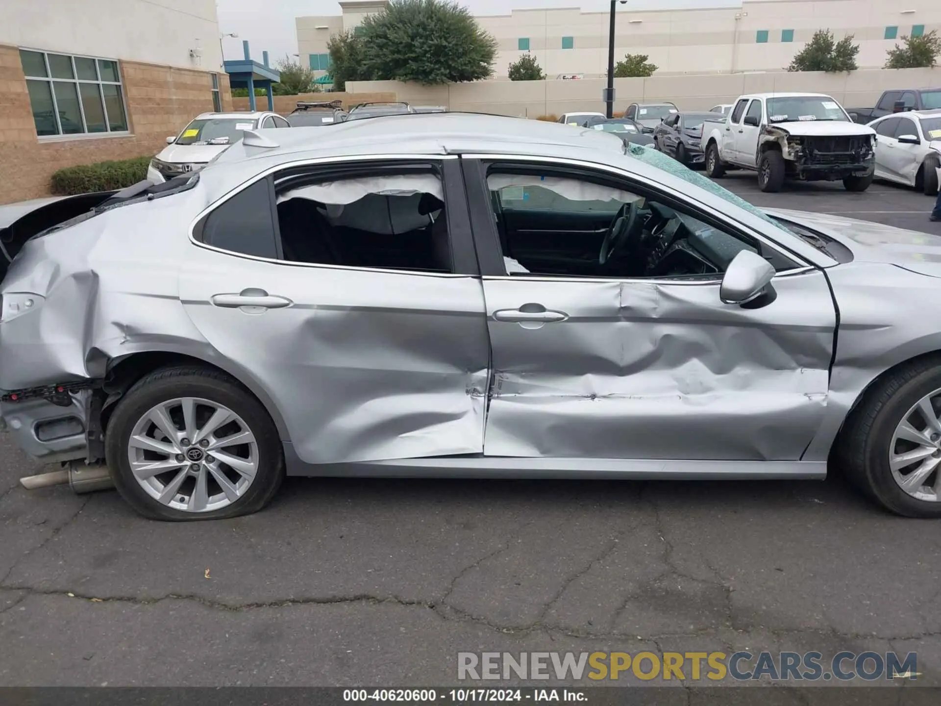 13 Photograph of a damaged car 4T1R11AK4MU498384 TOYOTA CAMRY 2021
