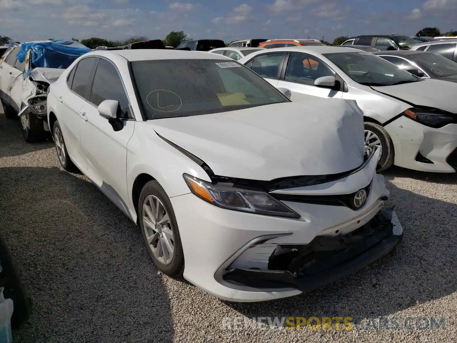 1 Photograph of a damaged car 4T1R11AK4MU574606 TOYOTA CAMRY 2021