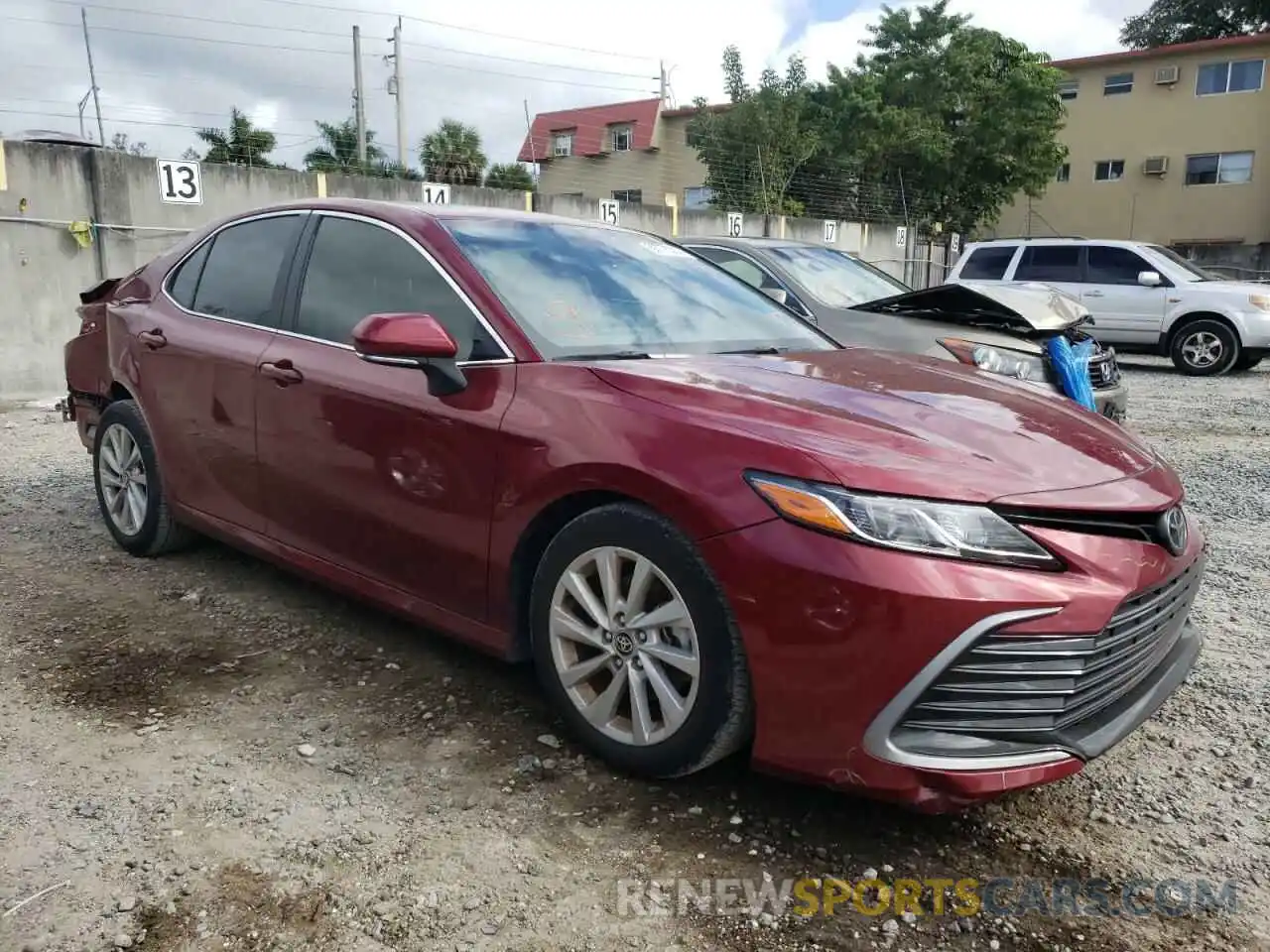 1 Photograph of a damaged car 4T1R11AK5MU423435 TOYOTA CAMRY 2021