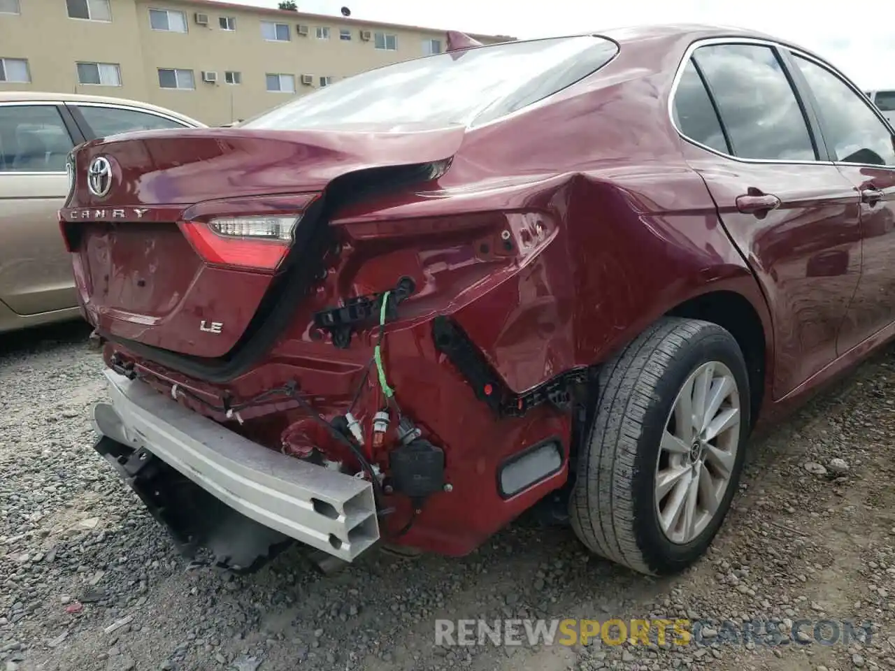 9 Photograph of a damaged car 4T1R11AK5MU423435 TOYOTA CAMRY 2021