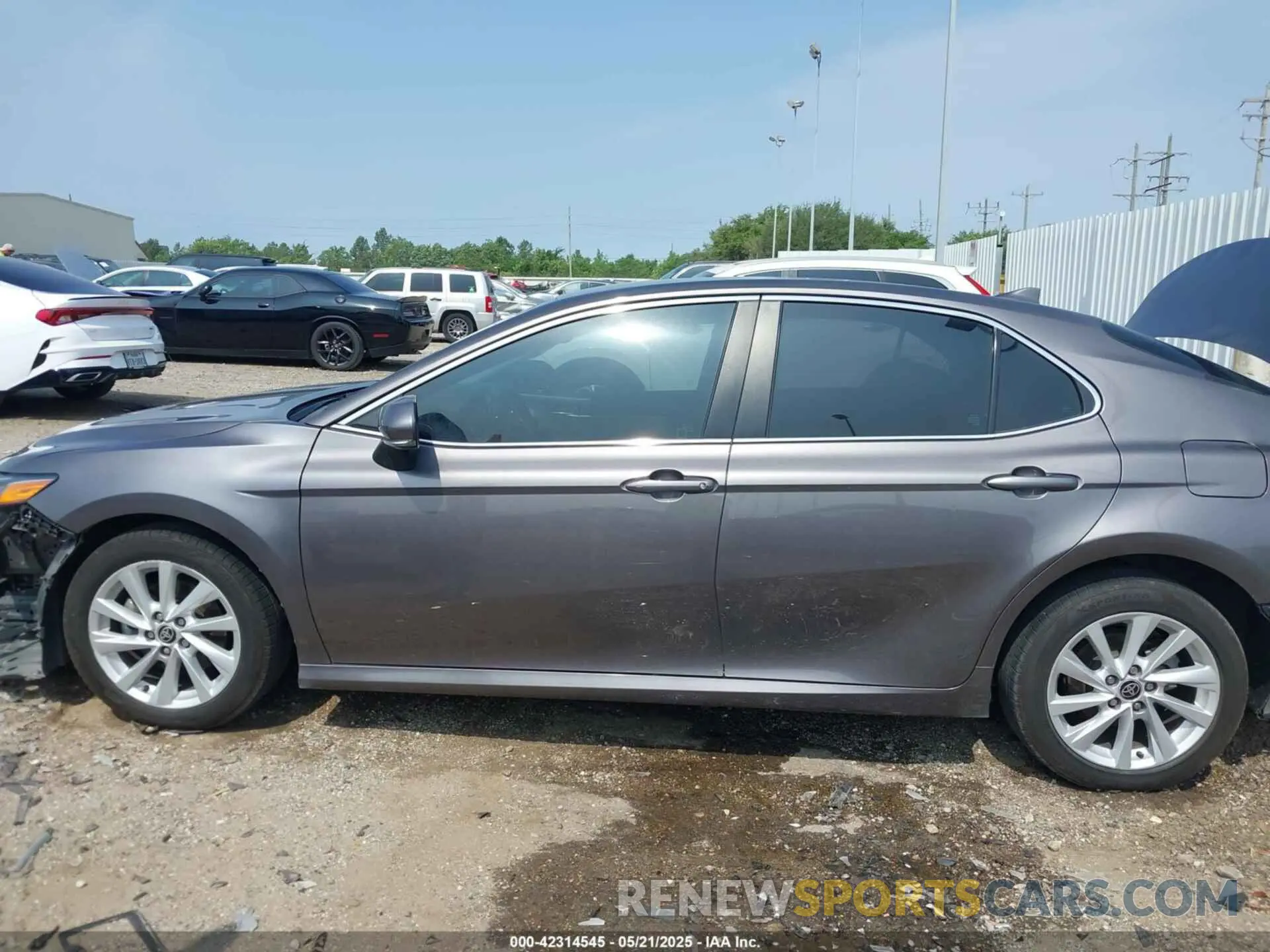 15 Photograph of a damaged car 4T1R11AK5MU591012 TOYOTA CAMRY 2021