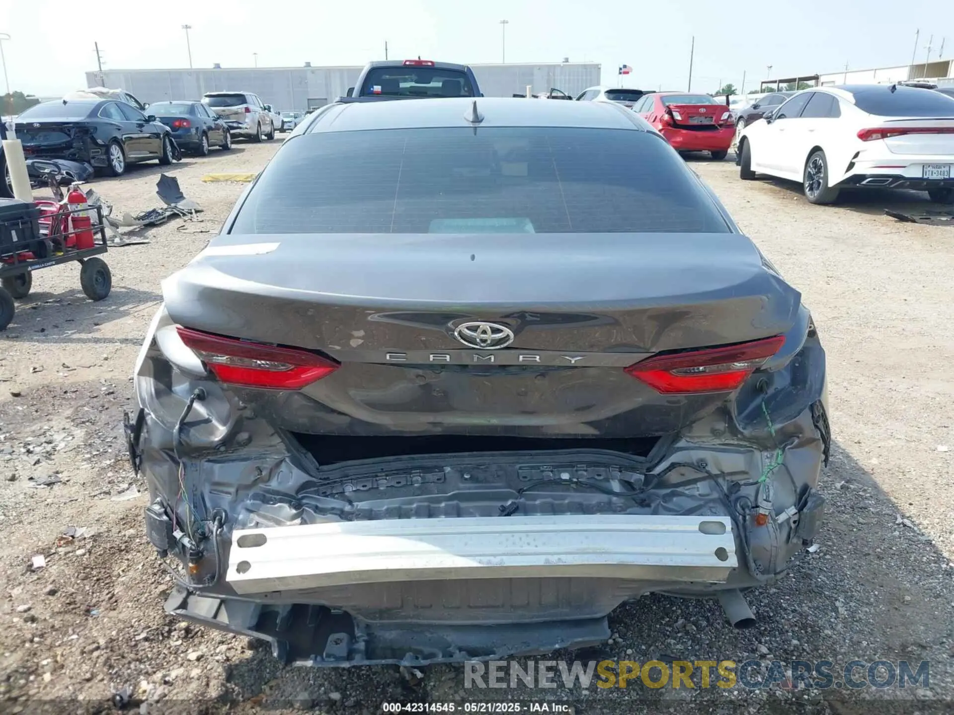 6 Photograph of a damaged car 4T1R11AK5MU591012 TOYOTA CAMRY 2021