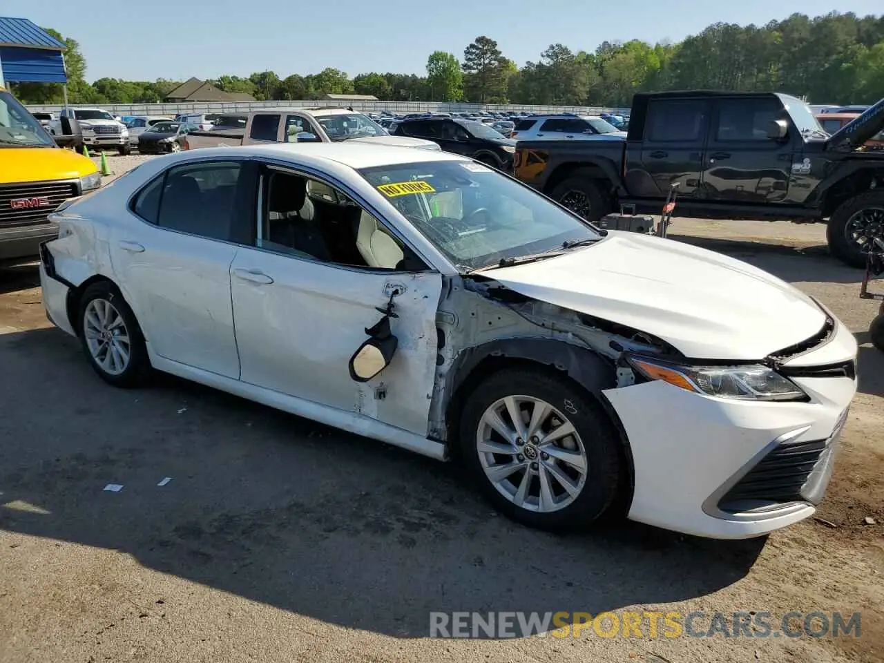 4 Photograph of a damaged car 4T1R11AK6MU457500 TOYOTA CAMRY 2021