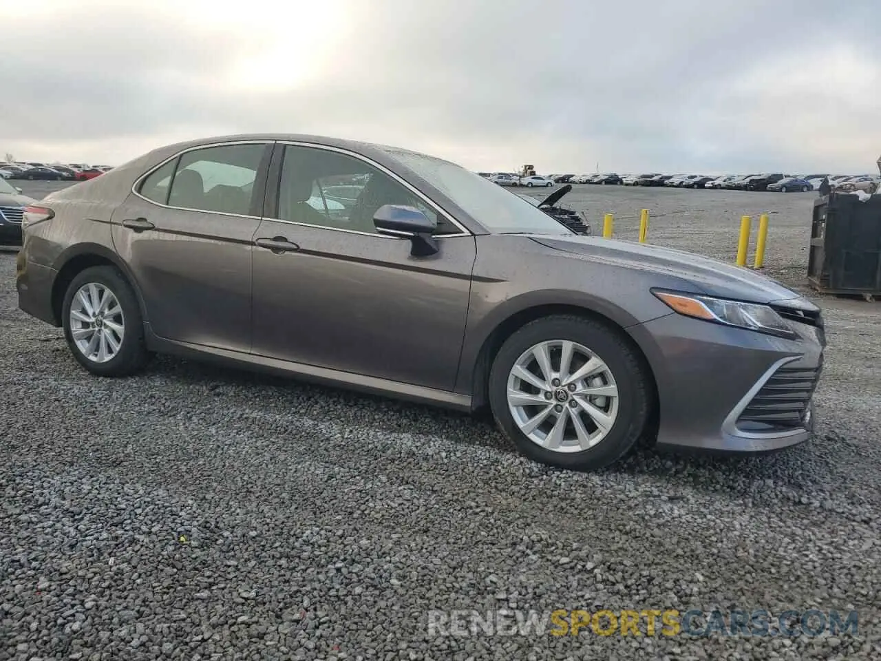 4 Photograph of a damaged car 4T1R11AK8MU495567 TOYOTA CAMRY 2021