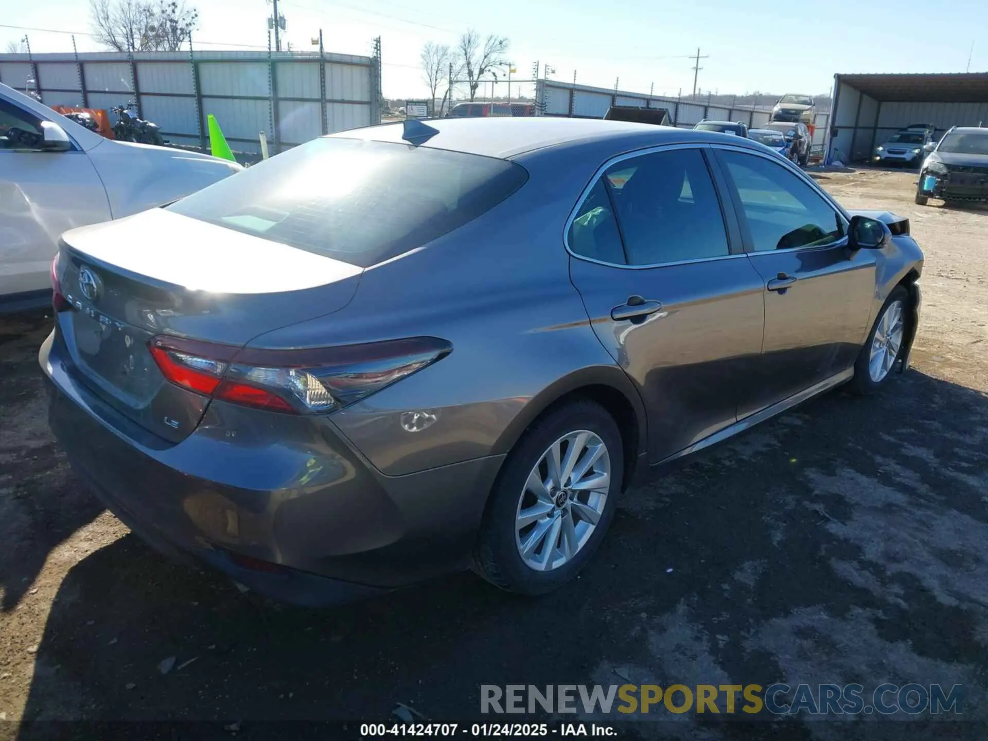 4 Photograph of a damaged car 4T1R11AK9MU447608 TOYOTA CAMRY 2021