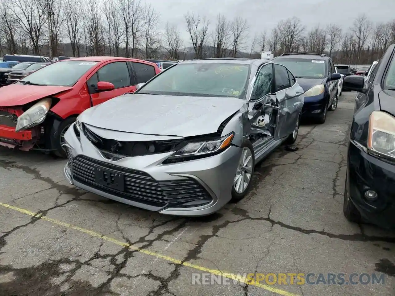 1 Photograph of a damaged car 4T1R11AKXMU413452 TOYOTA CAMRY 2021