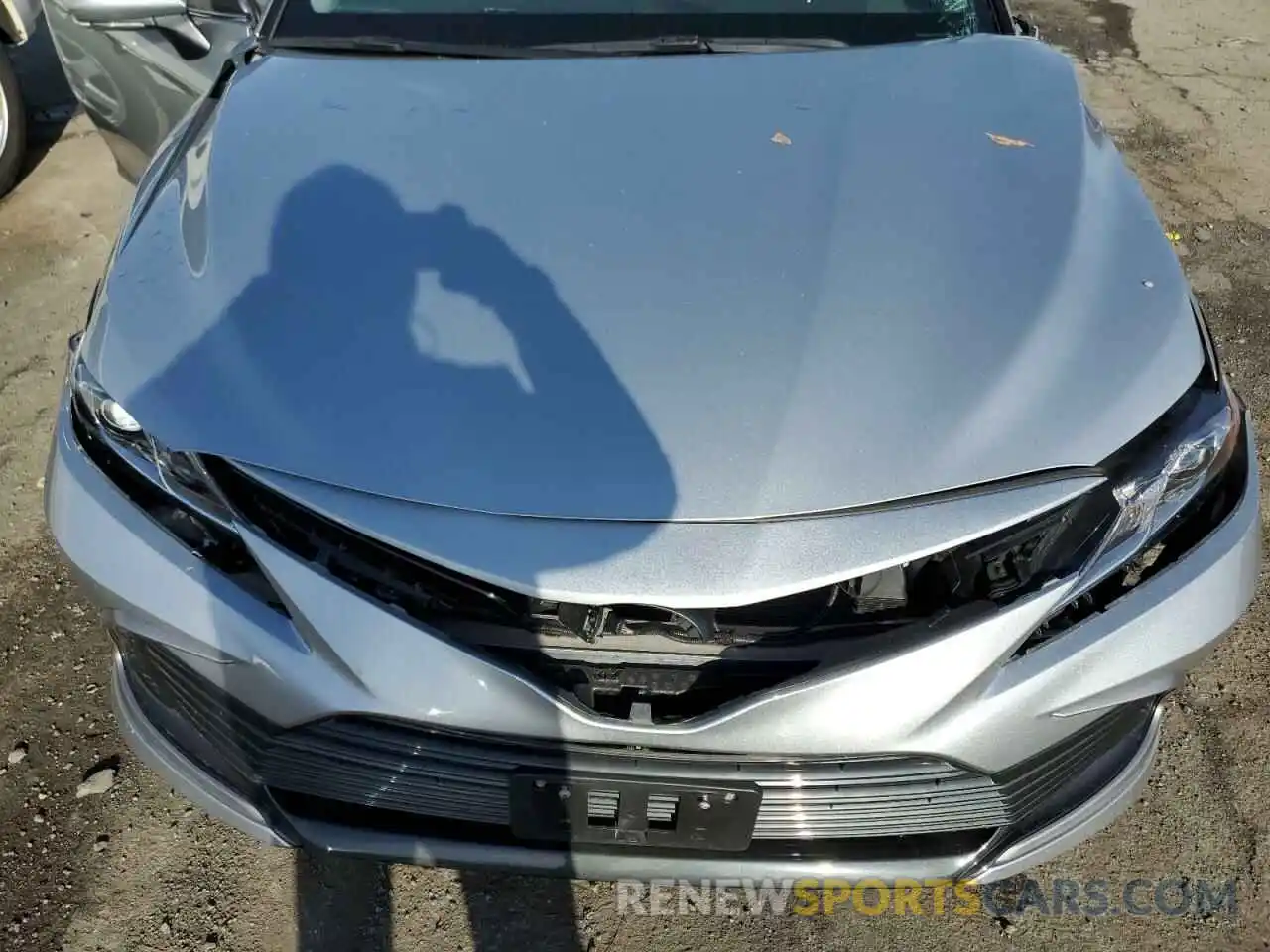 11 Photograph of a damaged car 4T1R11AKXMU413452 TOYOTA CAMRY 2021