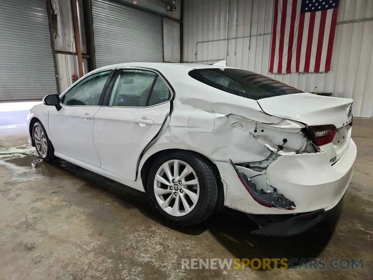2 Photograph of a damaged car 4T1R11AKXMU478379 TOYOTA CAMRY 2021