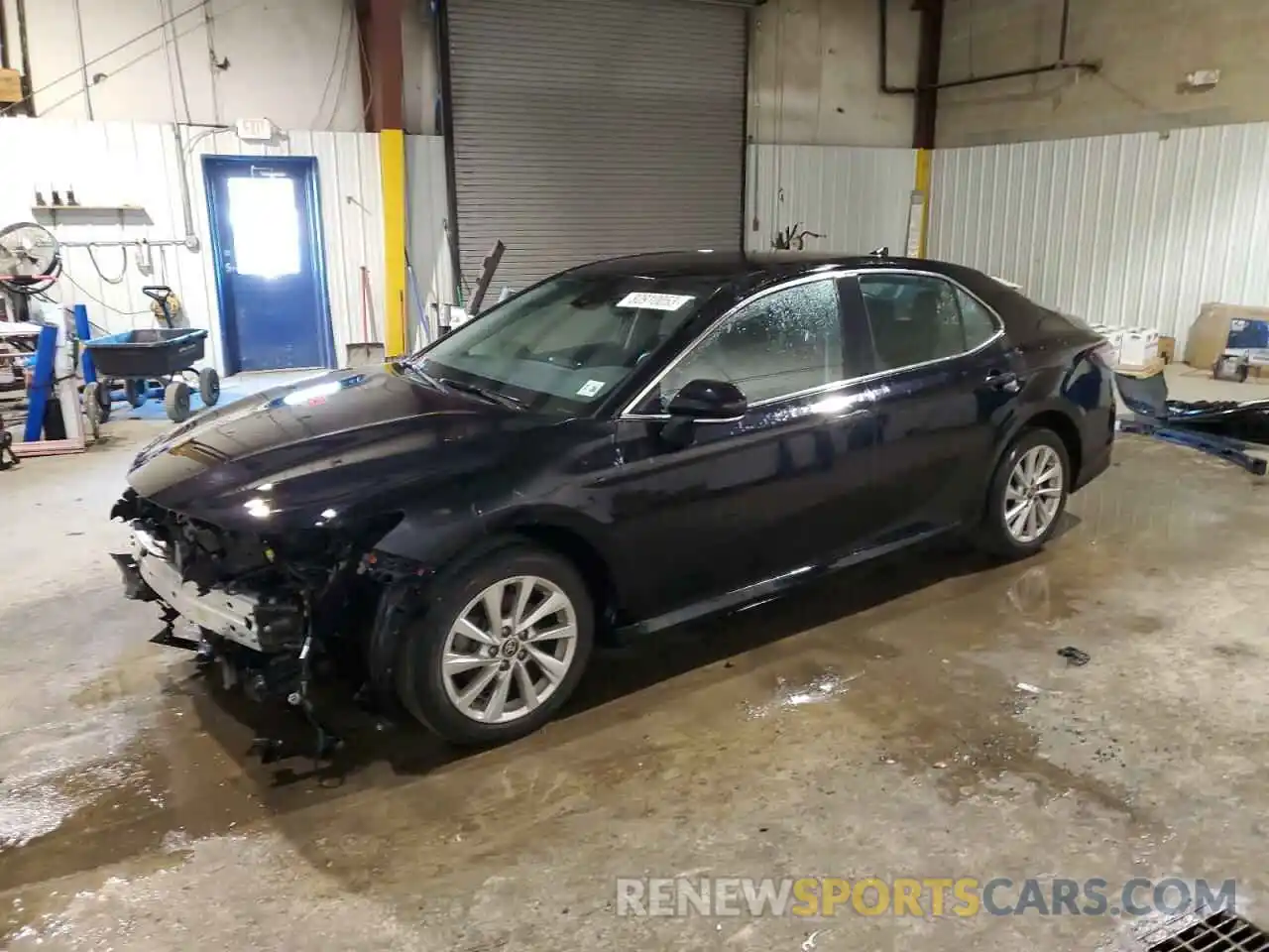 1 Photograph of a damaged car 4T1R11AKXMU575226 TOYOTA CAMRY 2021