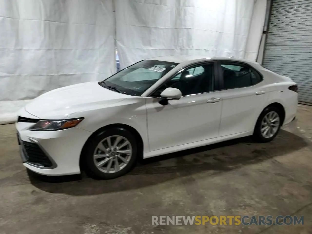 1 Photograph of a damaged car 4T1R11AKXMU607673 TOYOTA CAMRY 2021