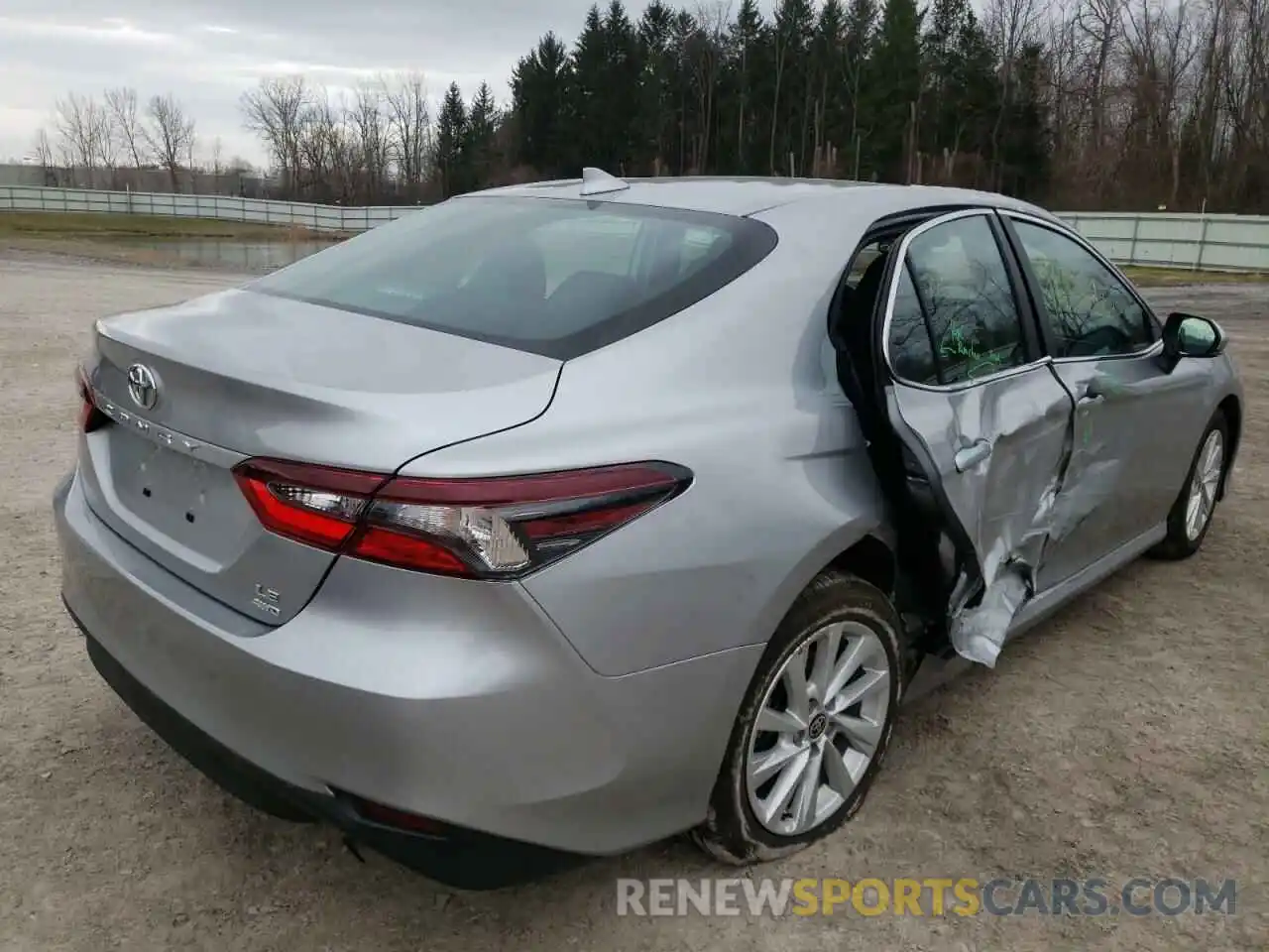 4 Photograph of a damaged car 4T1R11BK2MU029101 TOYOTA CAMRY 2021