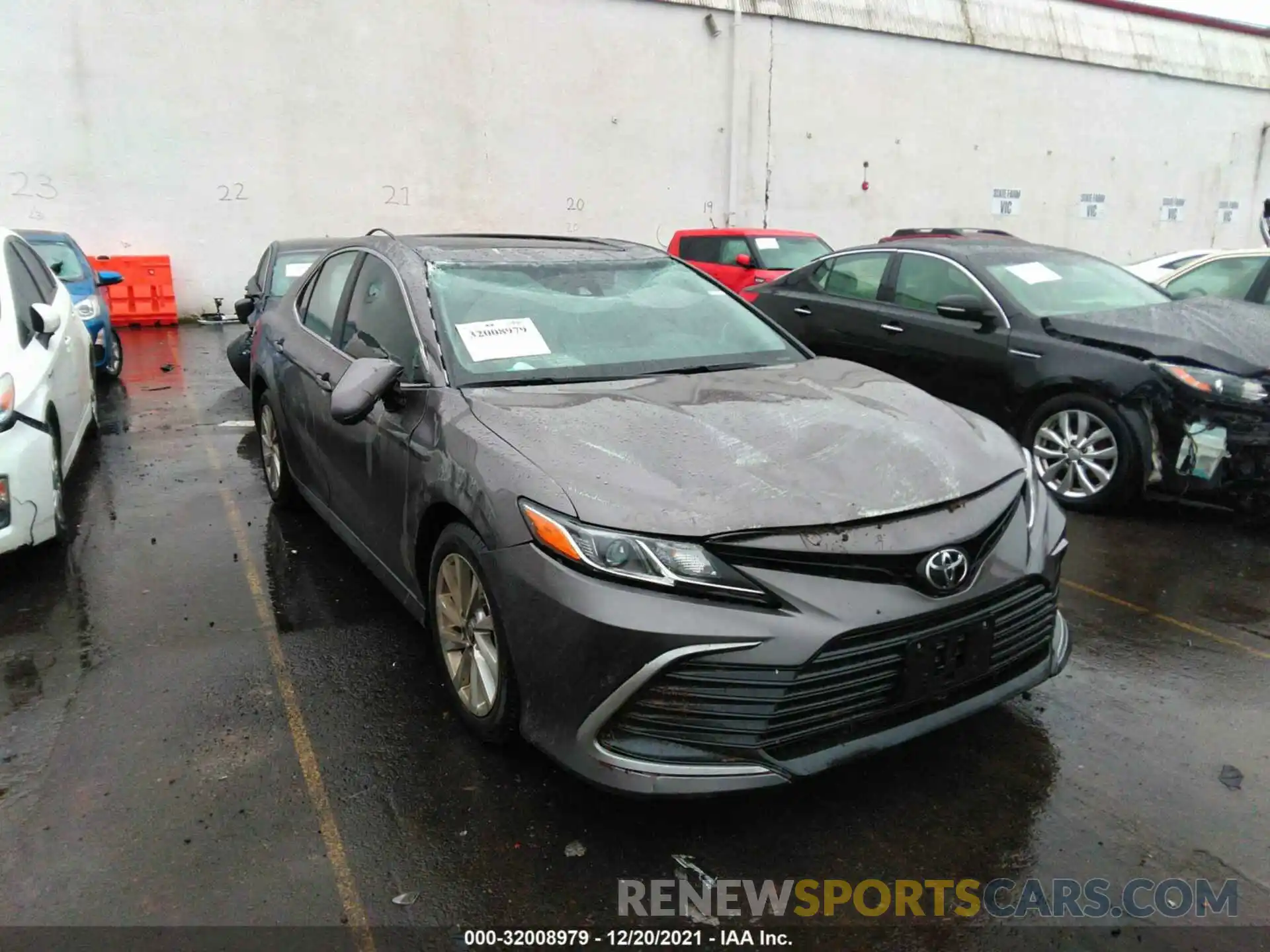 1 Photograph of a damaged car 4T1R11BK3MU031942 TOYOTA CAMRY 2021