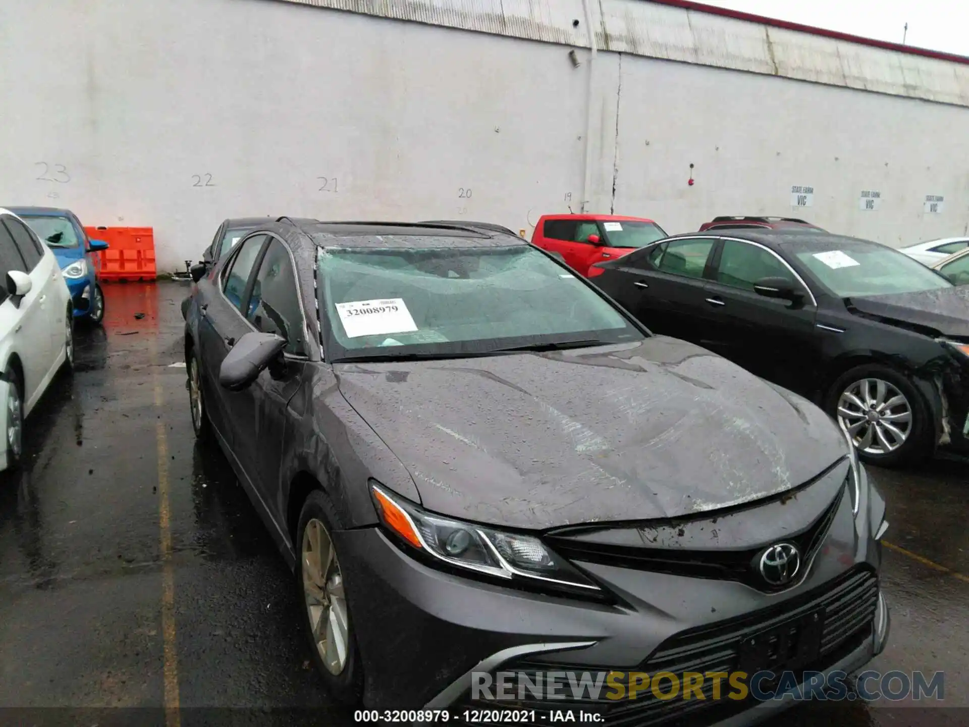 6 Photograph of a damaged car 4T1R11BK3MU031942 TOYOTA CAMRY 2021