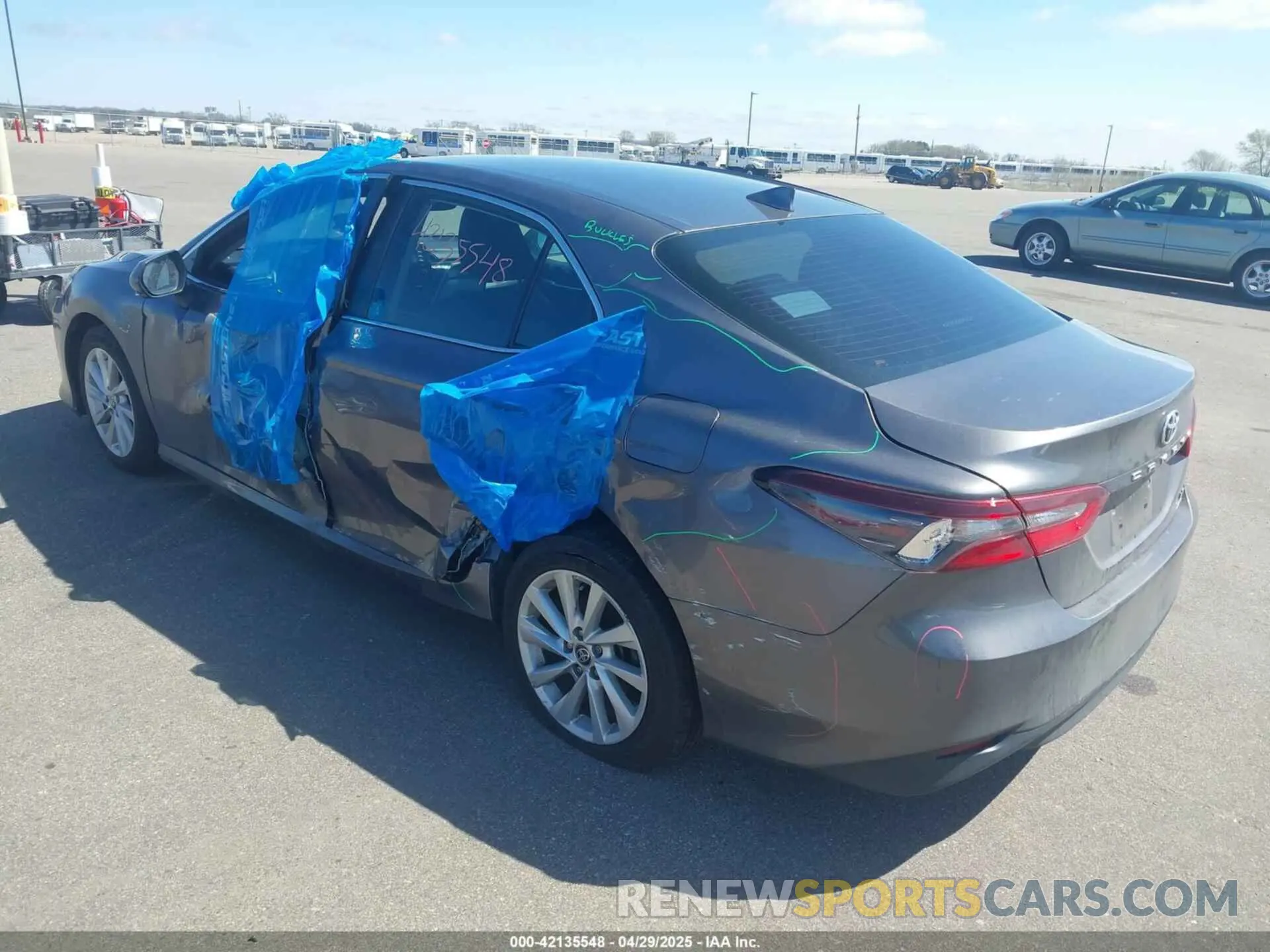 3 Photograph of a damaged car 4T1R11BK4MU035465 TOYOTA CAMRY 2021