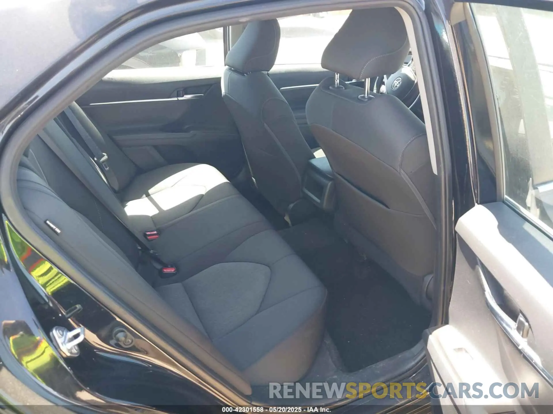 8 Photograph of a damaged car 4T1R11BK5MU025785 TOYOTA CAMRY 2021