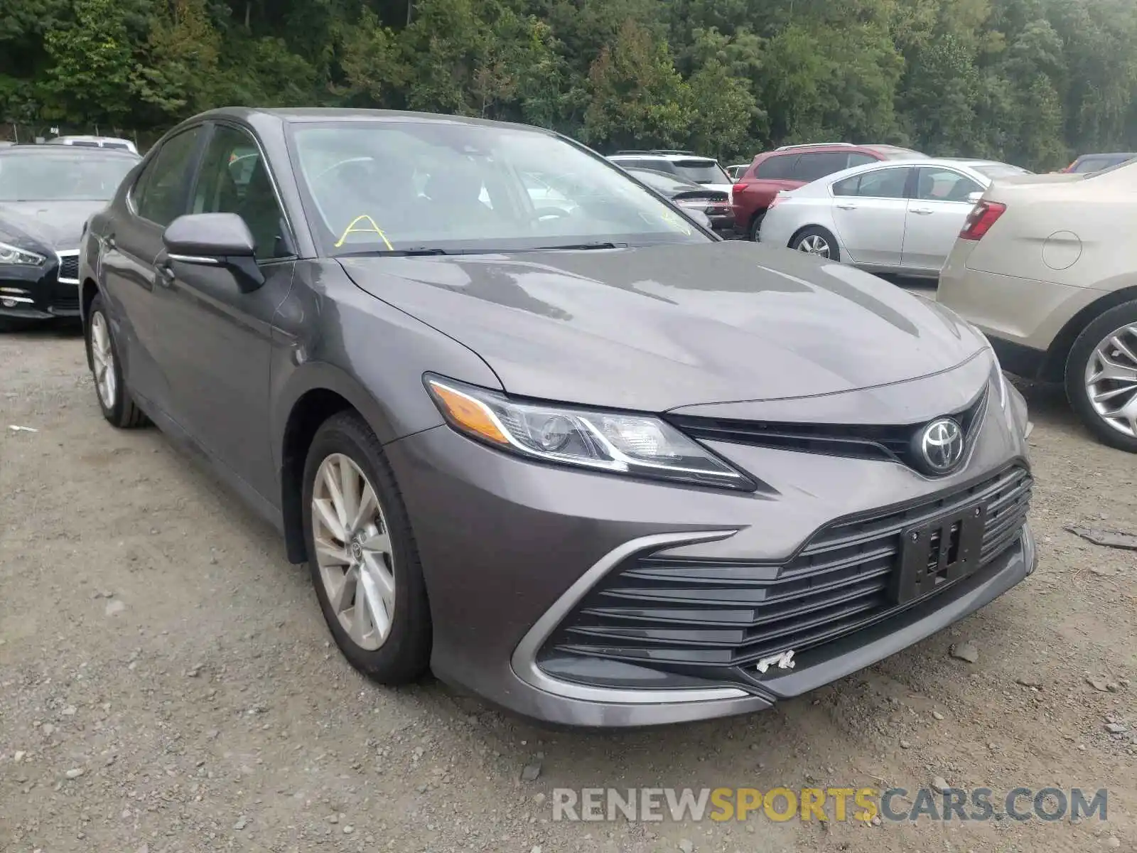 1 Photograph of a damaged car 4T1R11BK8MU024131 TOYOTA CAMRY 2021