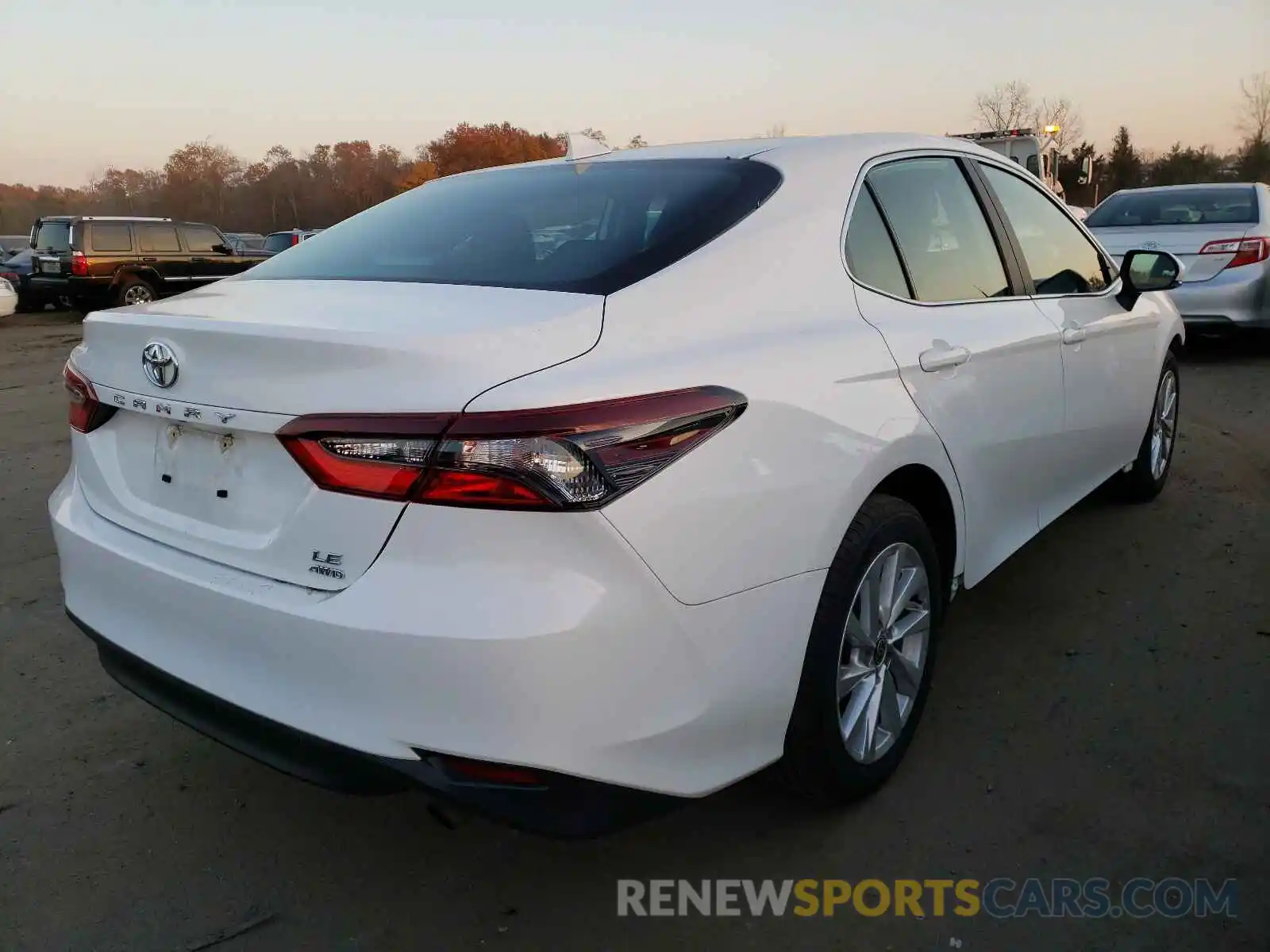 4 Photograph of a damaged car 4T1R11BKXMU022946 TOYOTA CAMRY 2021