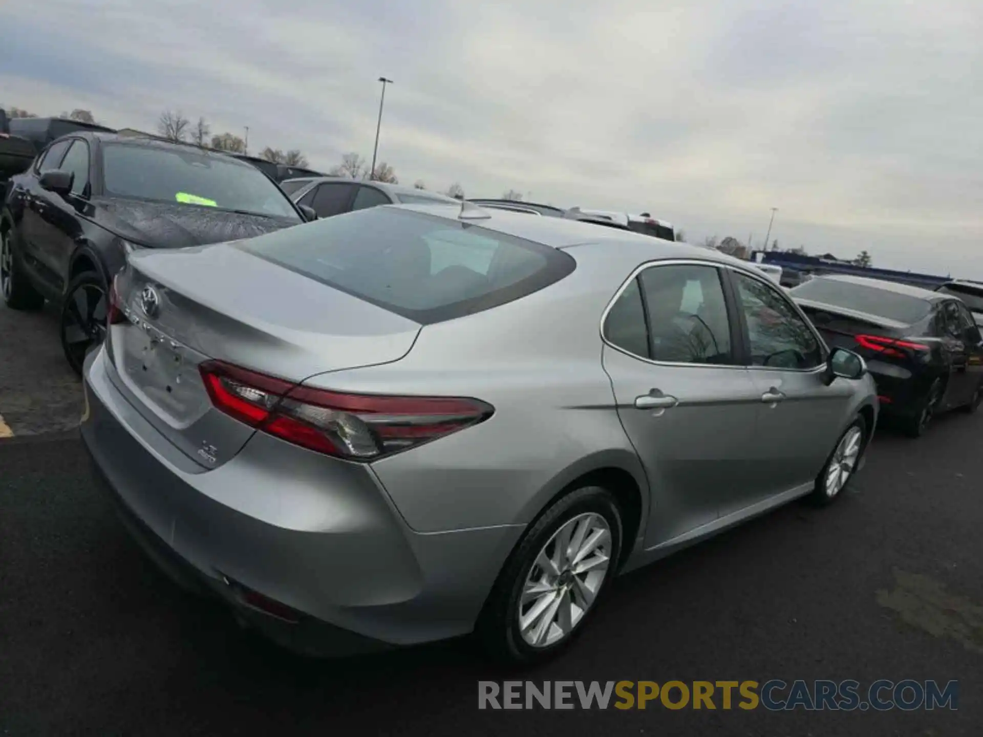 10 Photograph of a damaged car 4T1R11BKXMU036216 TOYOTA CAMRY 2021