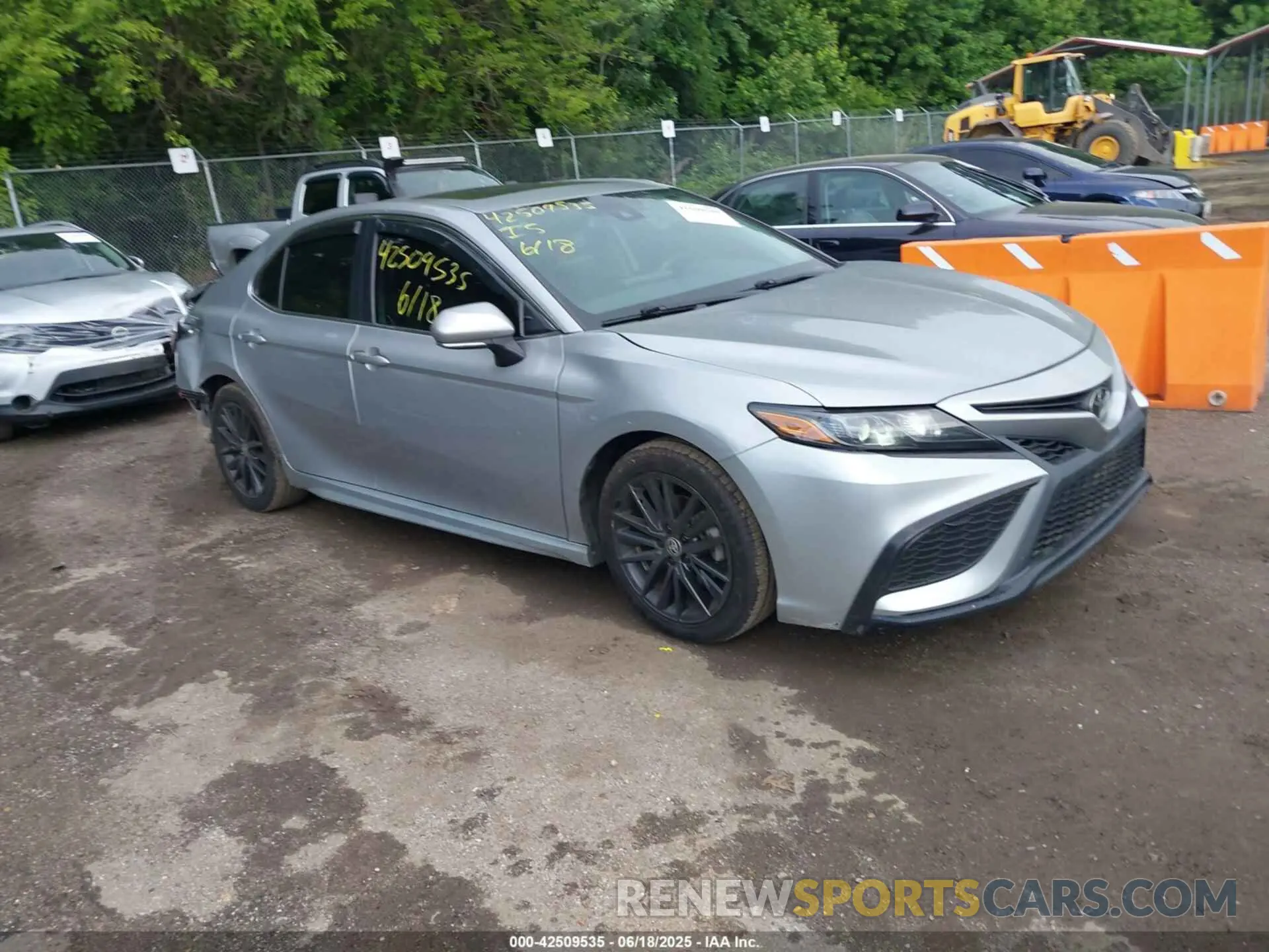 1 Photograph of a damaged car 4T1S11AK3MU515757 TOYOTA CAMRY 2021