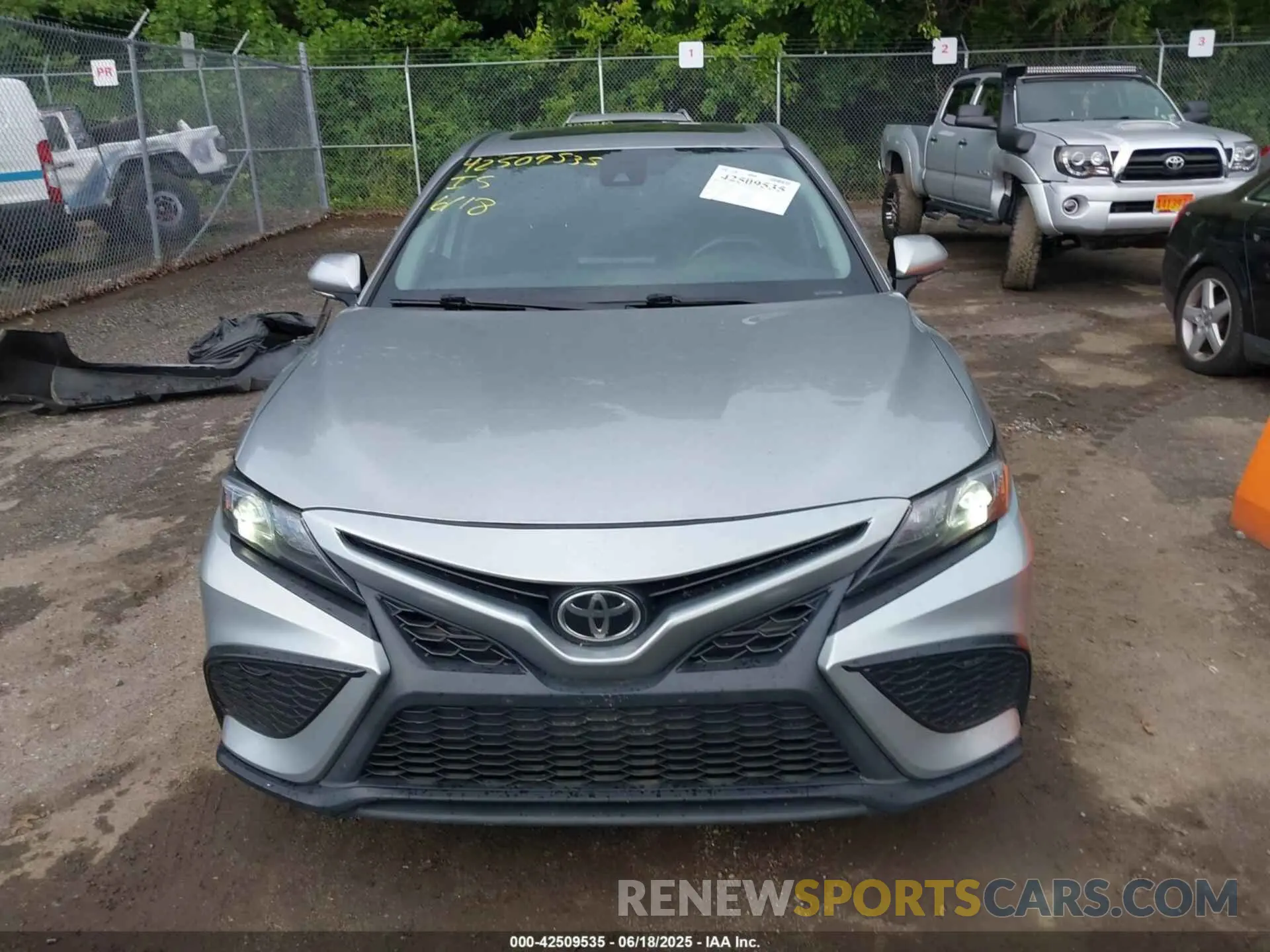 12 Photograph of a damaged car 4T1S11AK3MU515757 TOYOTA CAMRY 2021