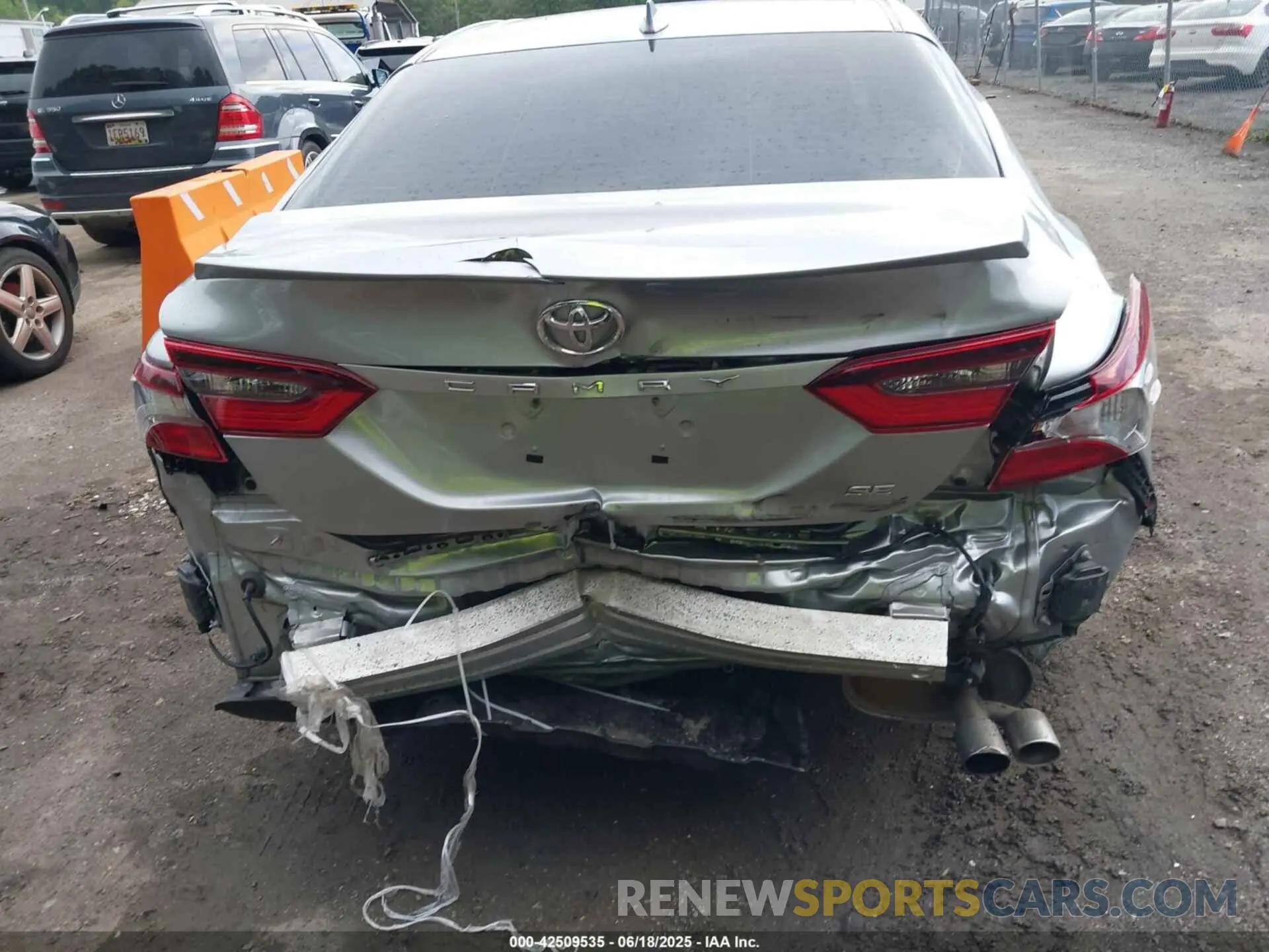 6 Photograph of a damaged car 4T1S11AK3MU515757 TOYOTA CAMRY 2021