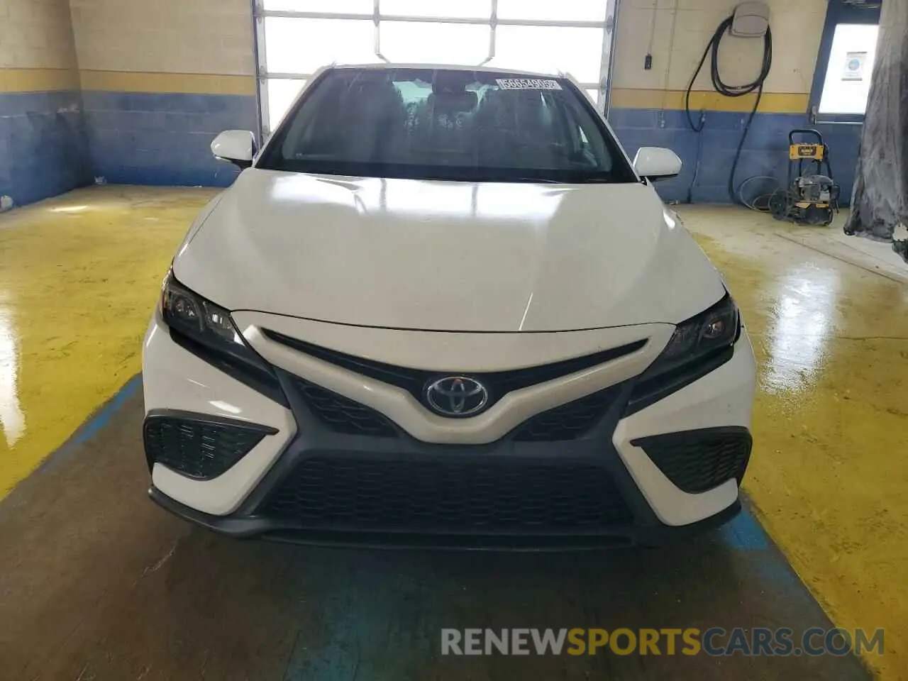 5 Photograph of a damaged car 4T1S11AK4MU450160 TOYOTA CAMRY 2021