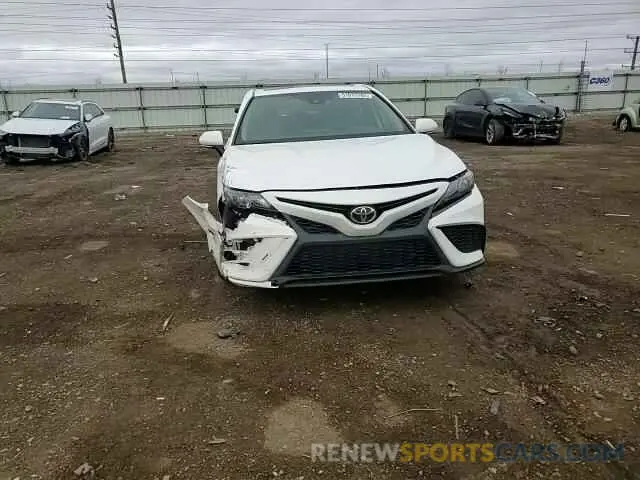 11 Photograph of a damaged car 4T1S11AK5MU561378 TOYOTA CAMRY 2021