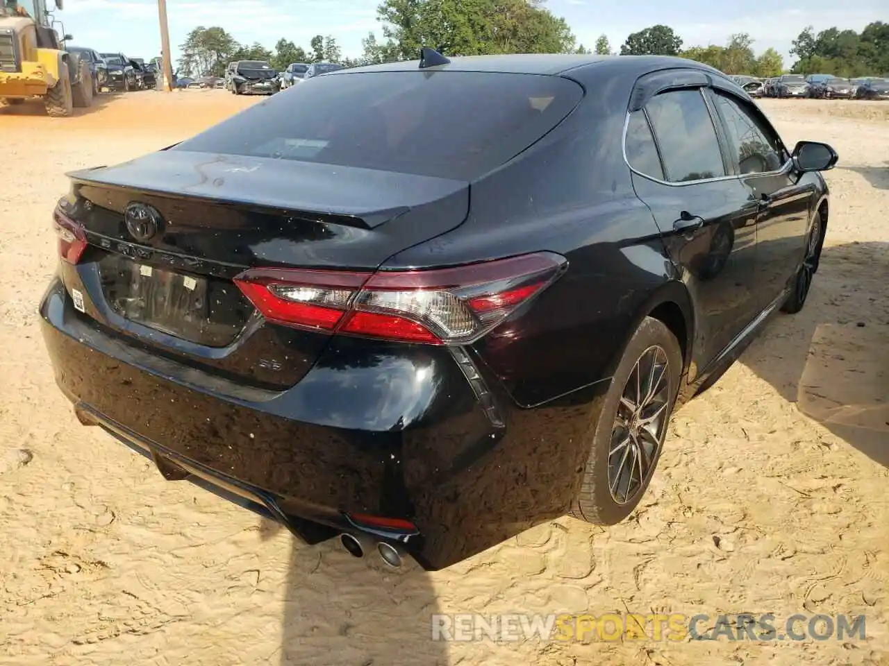 4 Photograph of a damaged car 4T1S11AKXMU616925 TOYOTA CAMRY 2021