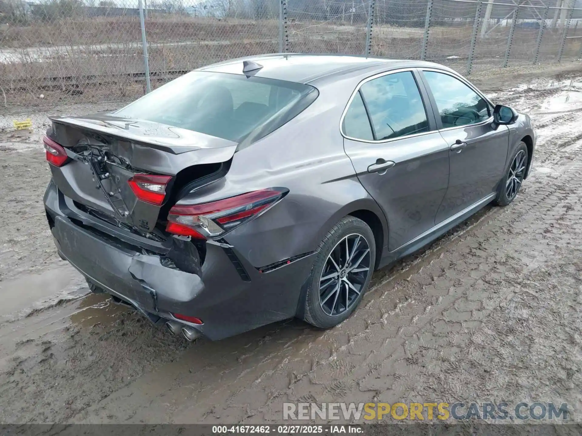 4 Photograph of a damaged car 4T1S11BK3MU033059 TOYOTA CAMRY 2021