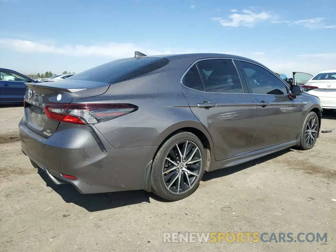 3 Photograph of a damaged car 4T1S31AK2MU021822 TOYOTA CAMRY 2021