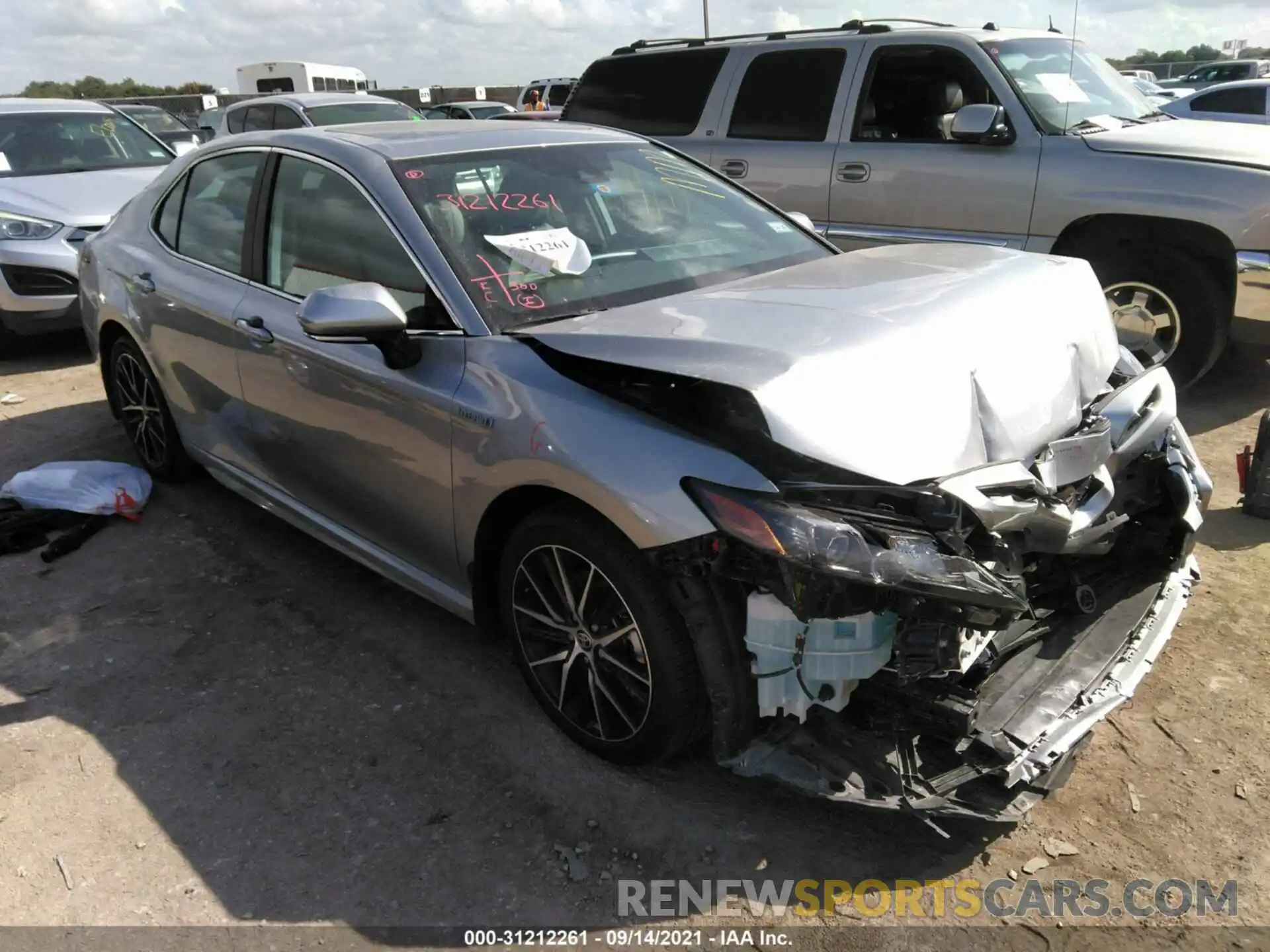 1 Photograph of a damaged car 4T1S31AK2MU554558 TOYOTA CAMRY 2021