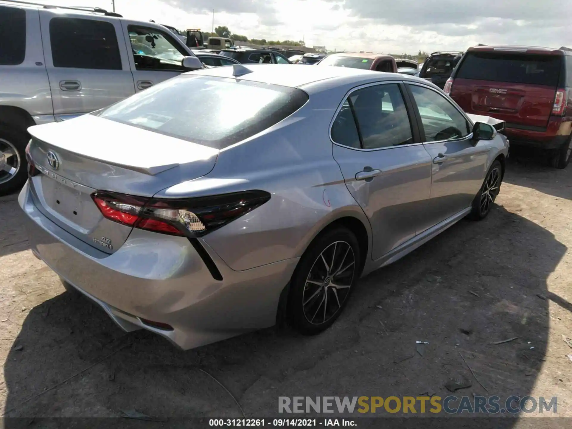 4 Photograph of a damaged car 4T1S31AK2MU554558 TOYOTA CAMRY 2021