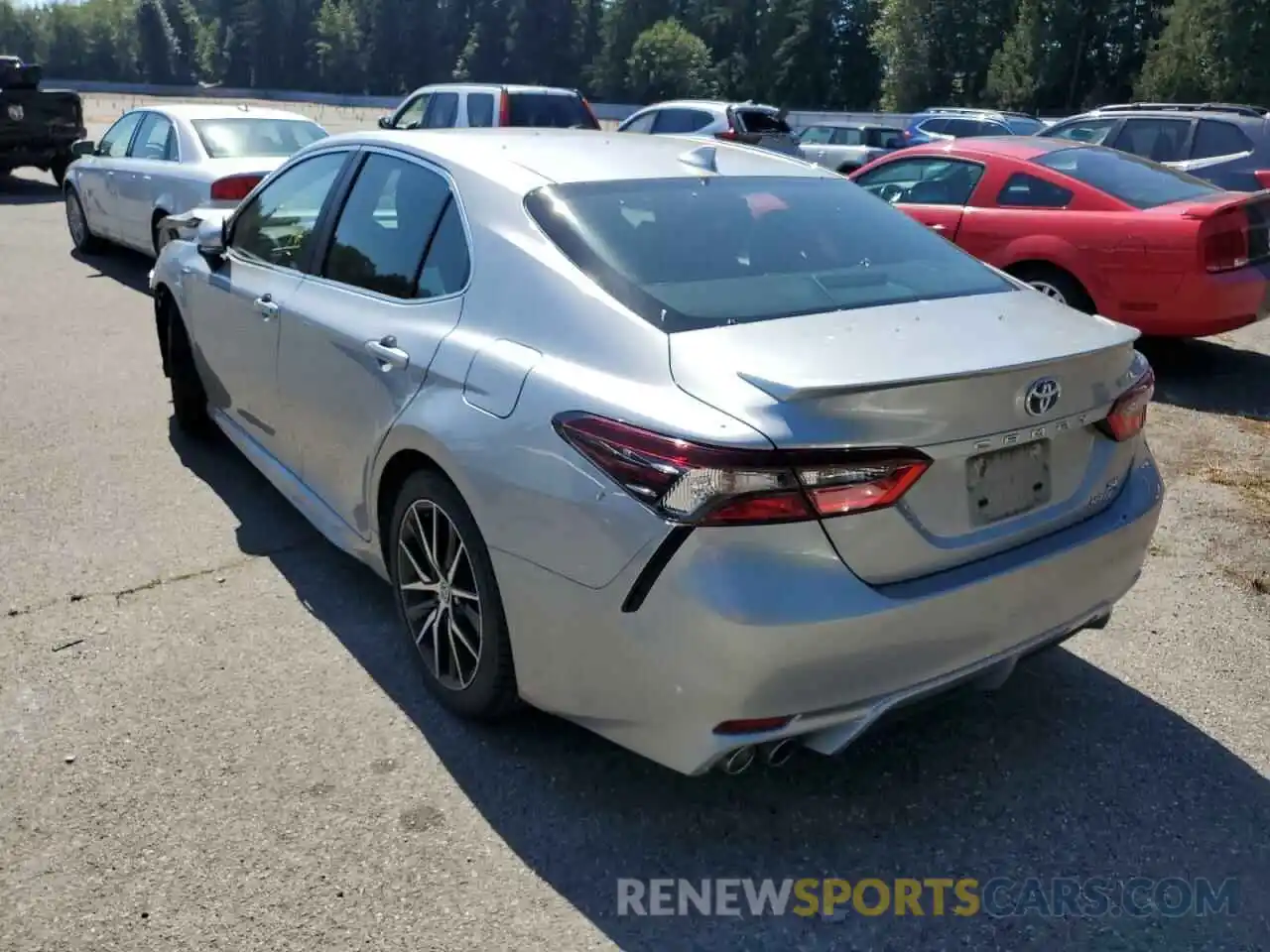 3 Photograph of a damaged car 4T1S31AK2MU557315 TOYOTA CAMRY 2021