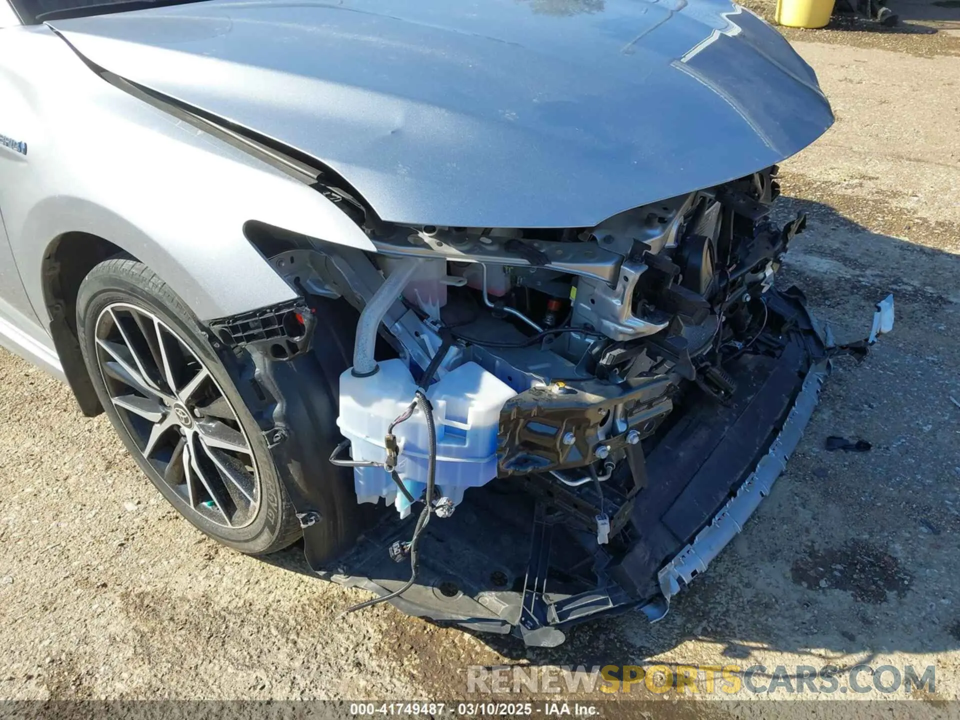 18 Photograph of a damaged car 4T1S31AK3MU567450 TOYOTA CAMRY 2021