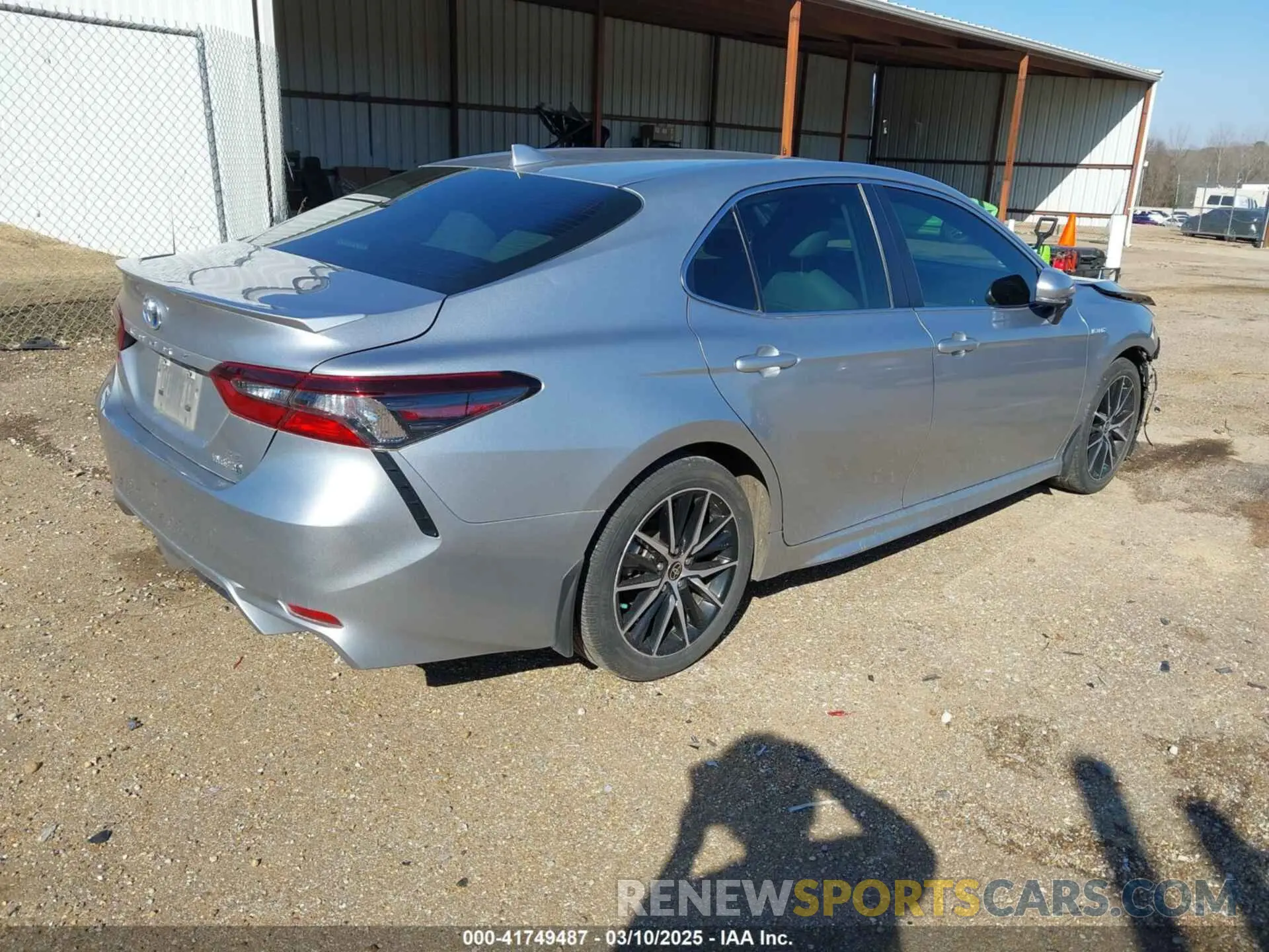 4 Photograph of a damaged car 4T1S31AK3MU567450 TOYOTA CAMRY 2021