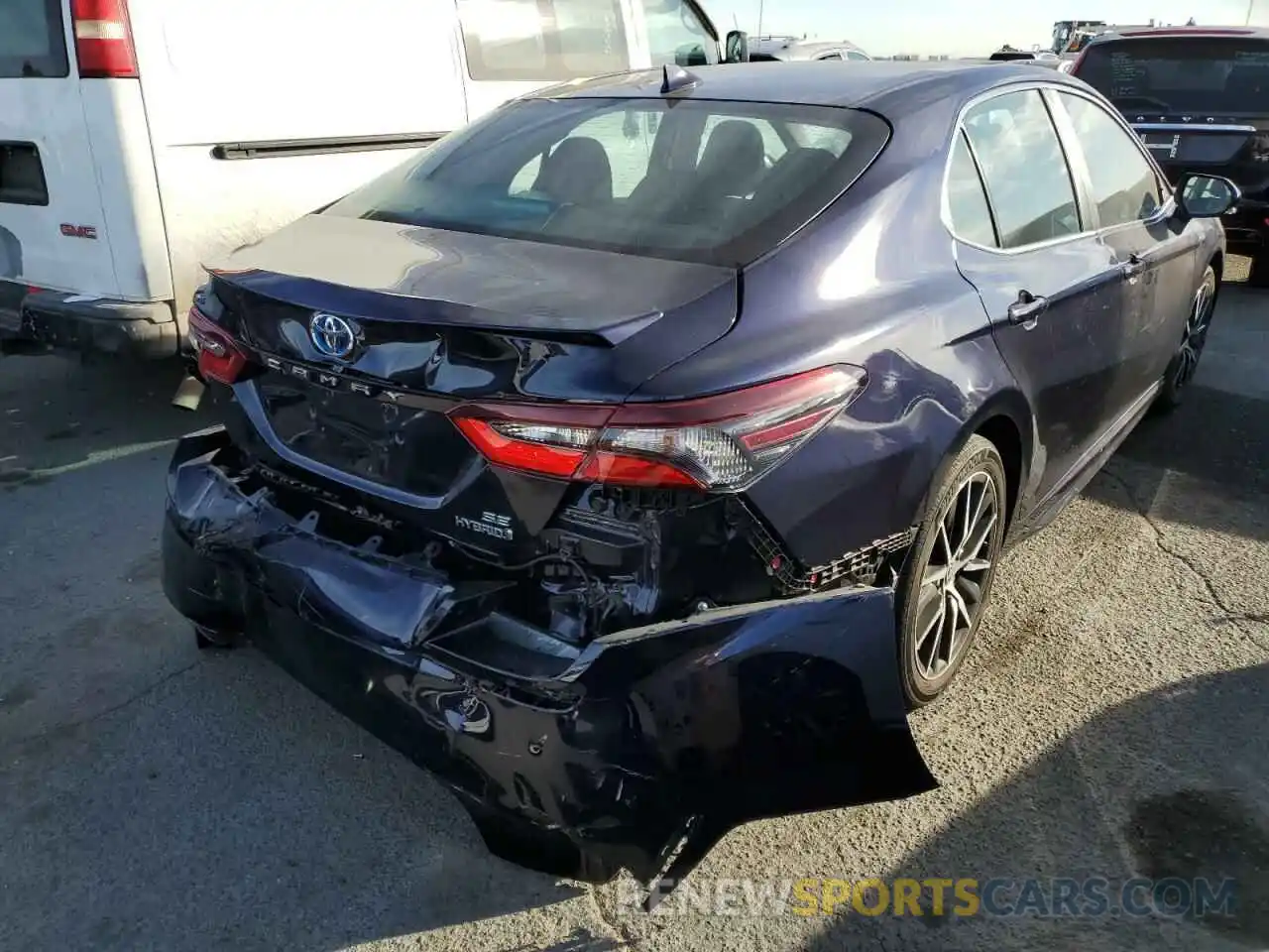 4 Photograph of a damaged car 4T1S31AK4MU562578 TOYOTA CAMRY 2021