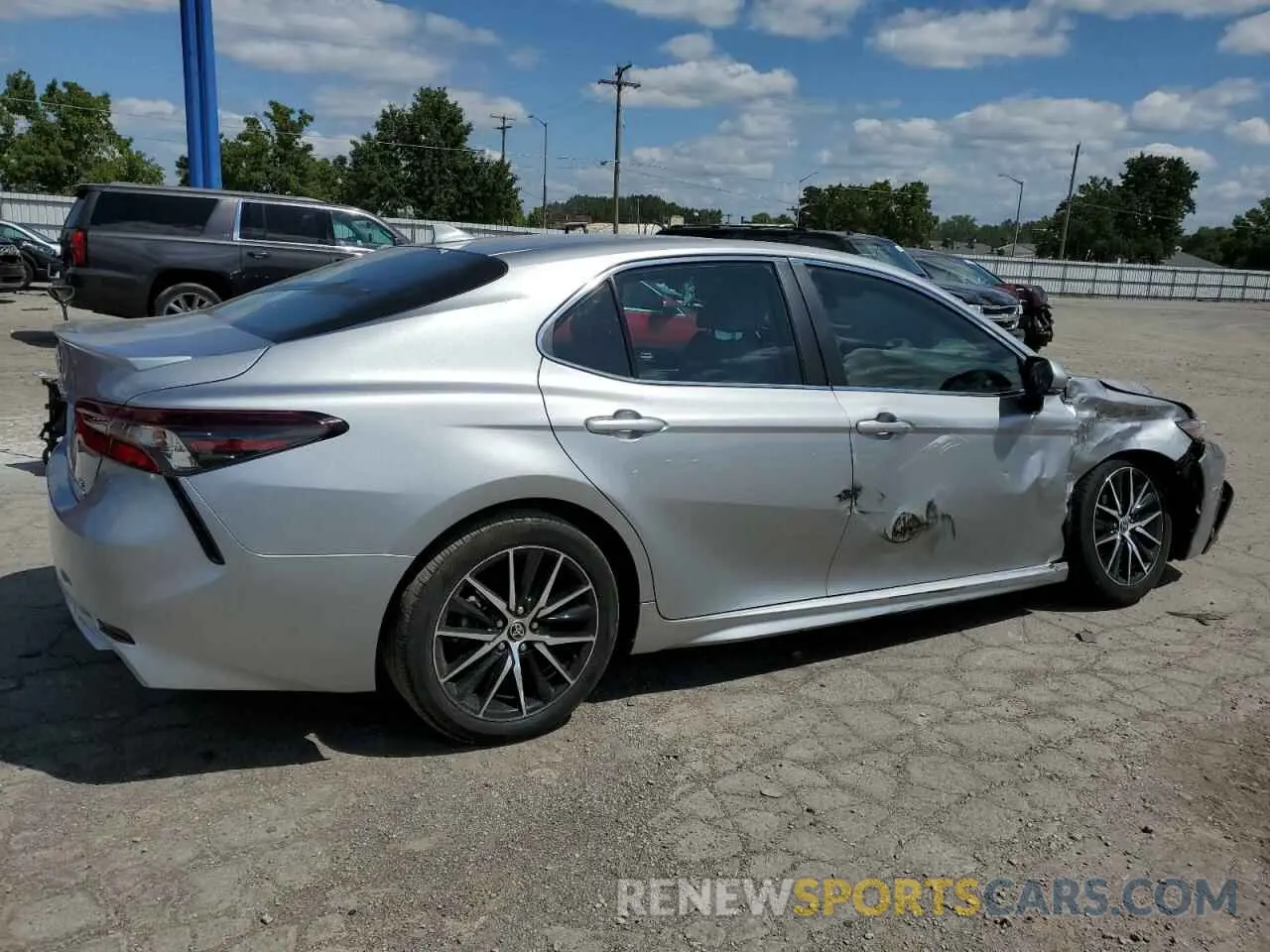 3 Photograph of a damaged car 4T1S31AK5MU563061 TOYOTA CAMRY 2021
