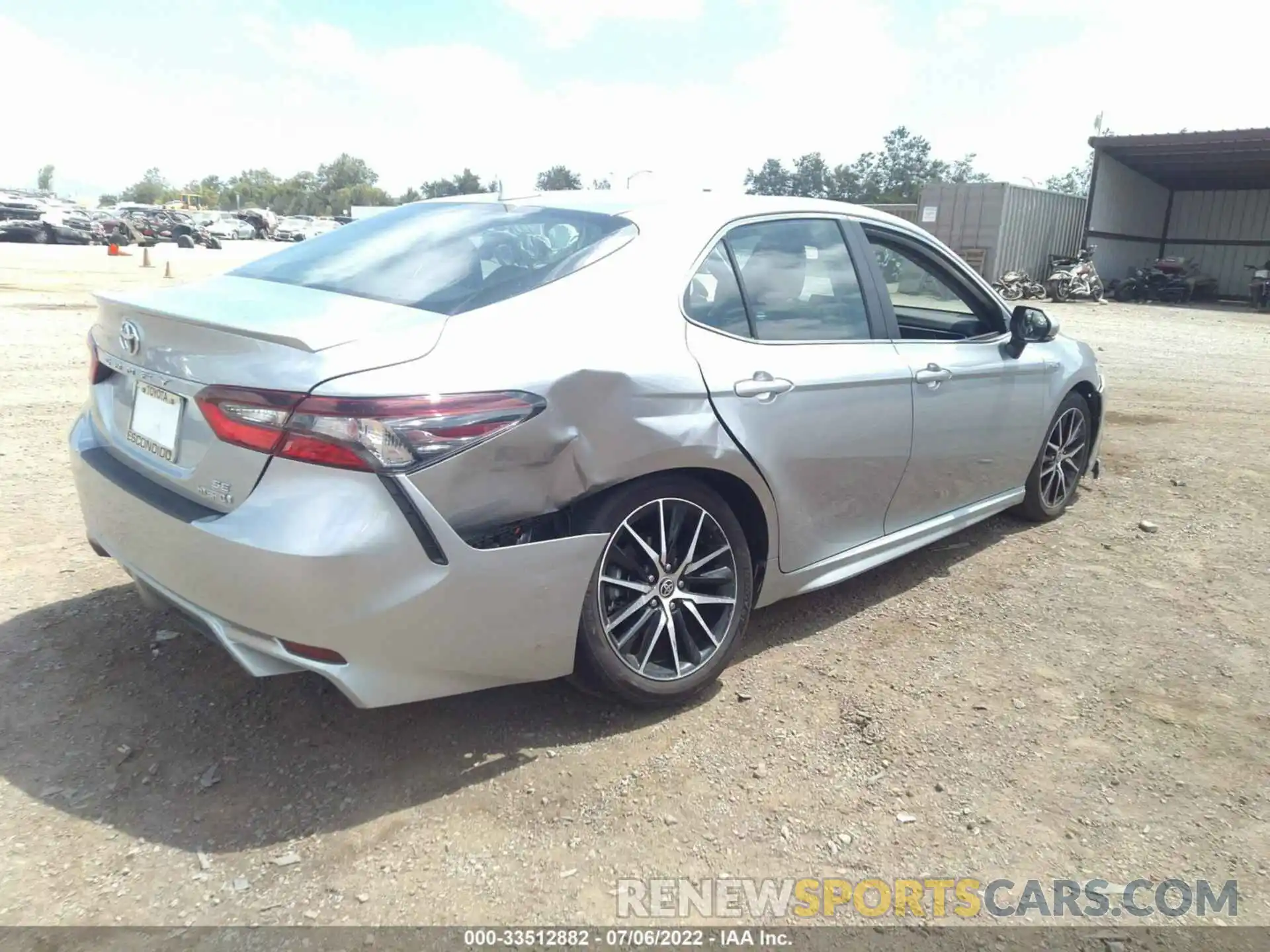 4 Photograph of a damaged car 4T1S31AK5MU566364 TOYOTA CAMRY 2021