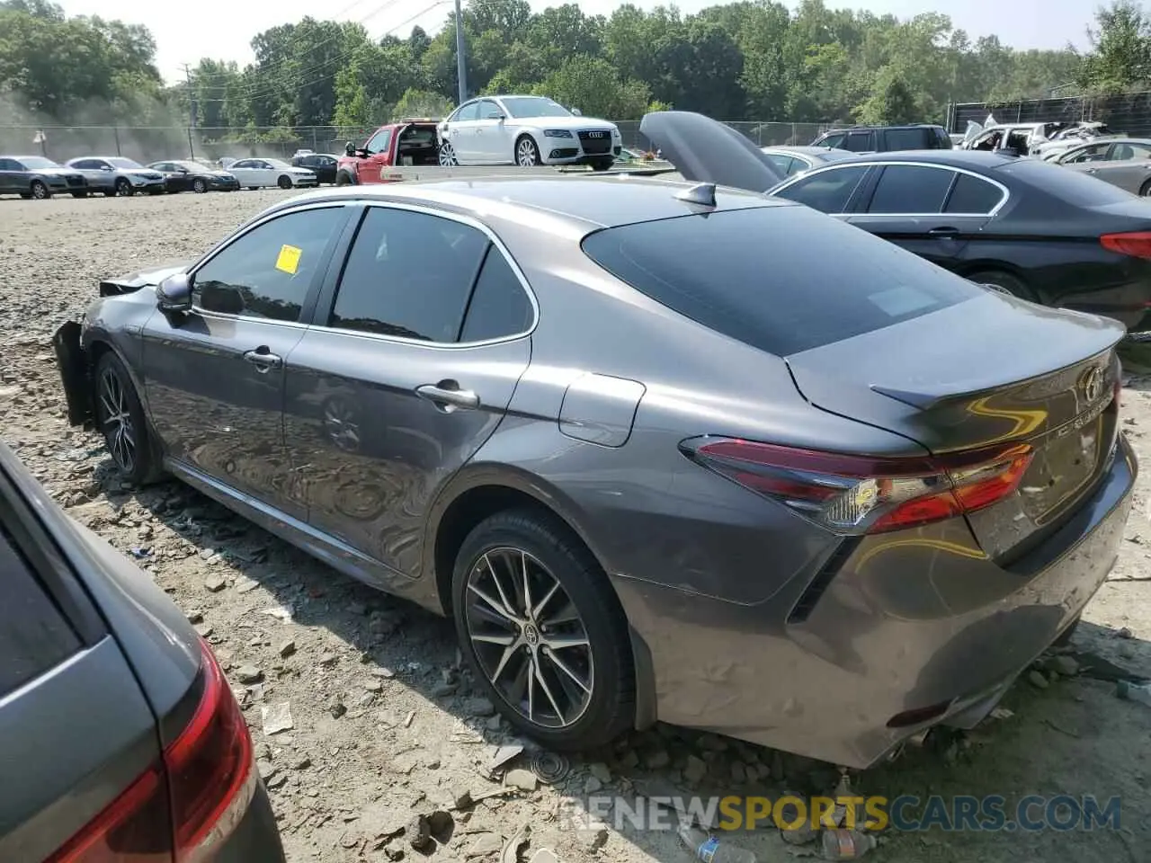 2 Photograph of a damaged car 4T1S31AKXMU550287 TOYOTA CAMRY 2021
