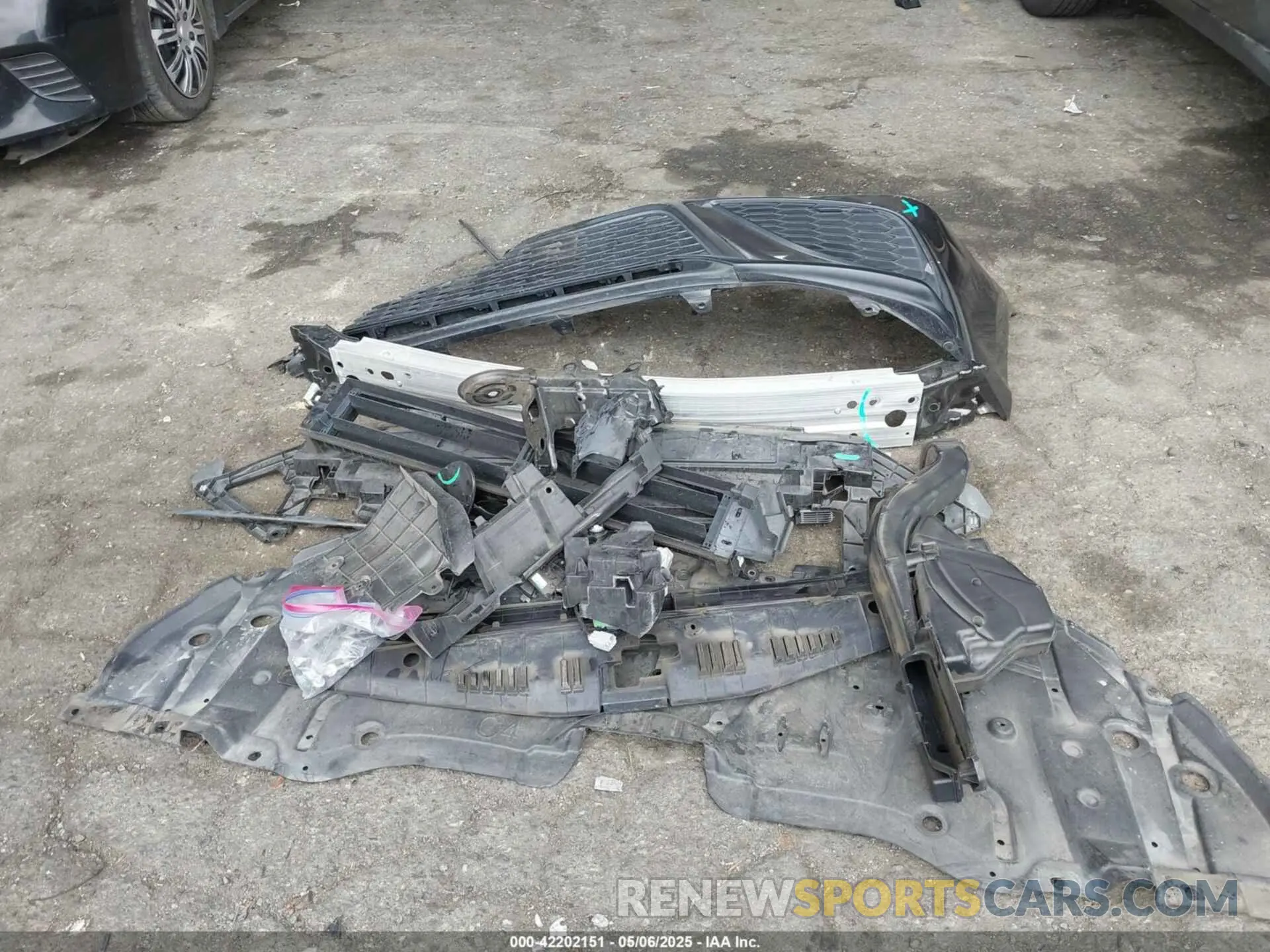 12 Photograph of a damaged car 4T1S31AKXMU558387 TOYOTA CAMRY 2021