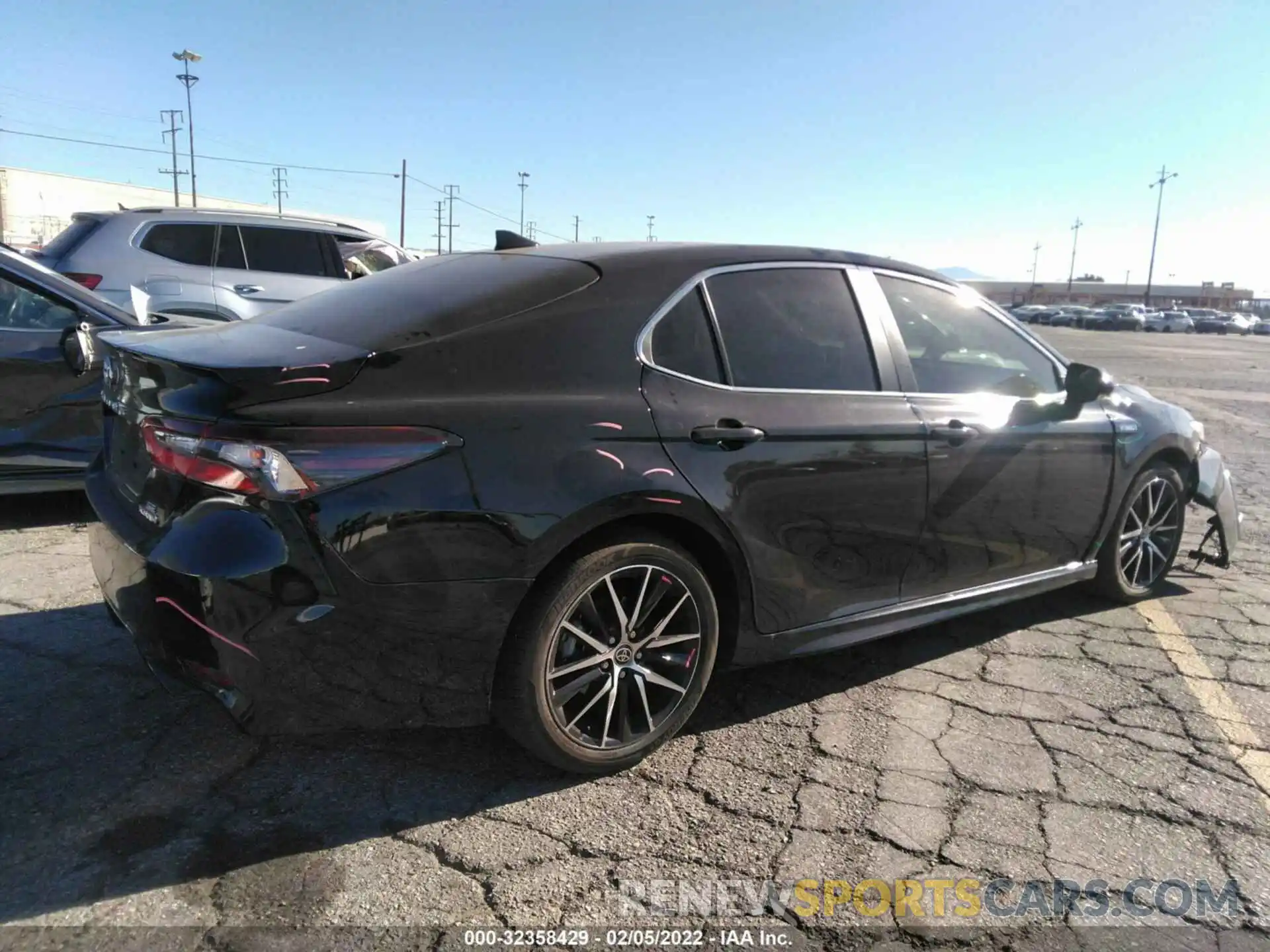 4 Photograph of a damaged car 4T1S31AKXMU563461 TOYOTA CAMRY 2021