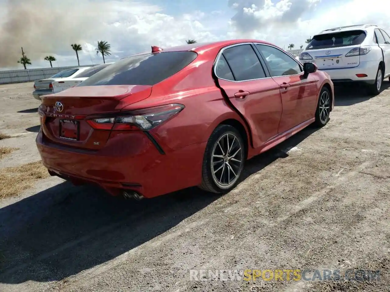 4 Photograph of a damaged car 4T1T11AK0MU474606 TOYOTA CAMRY 2021