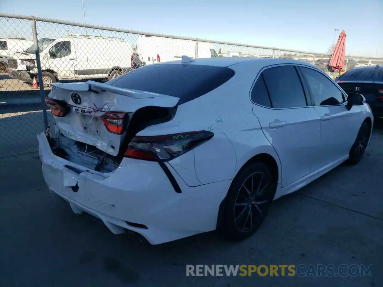 3 Photograph of a damaged car 4T1T11AK0MU535520 TOYOTA CAMRY 2021