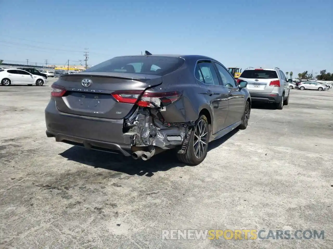 4 Photograph of a damaged car 4T1T11AK0MU562510 TOYOTA CAMRY 2021