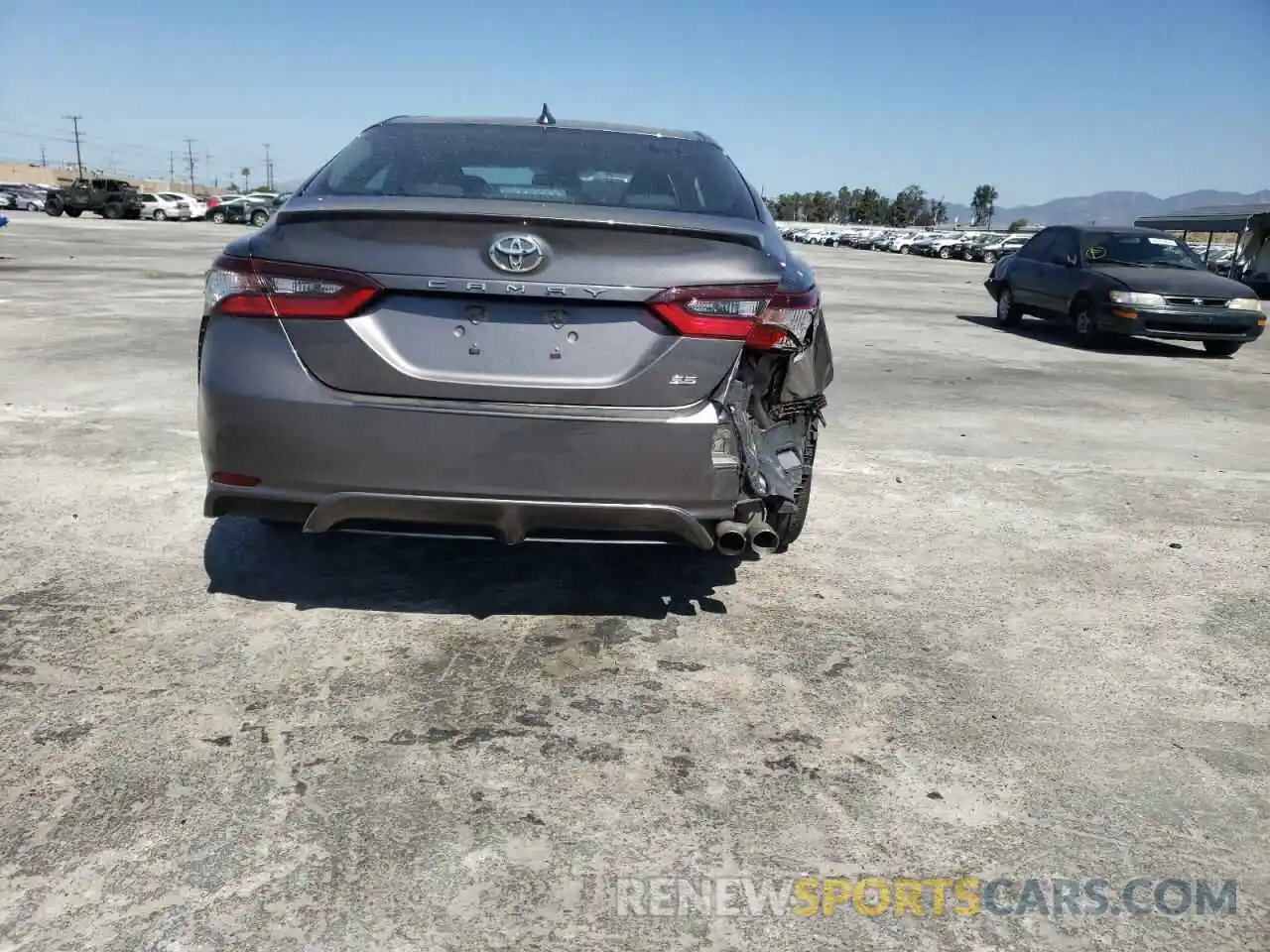 9 Photograph of a damaged car 4T1T11AK0MU562510 TOYOTA CAMRY 2021