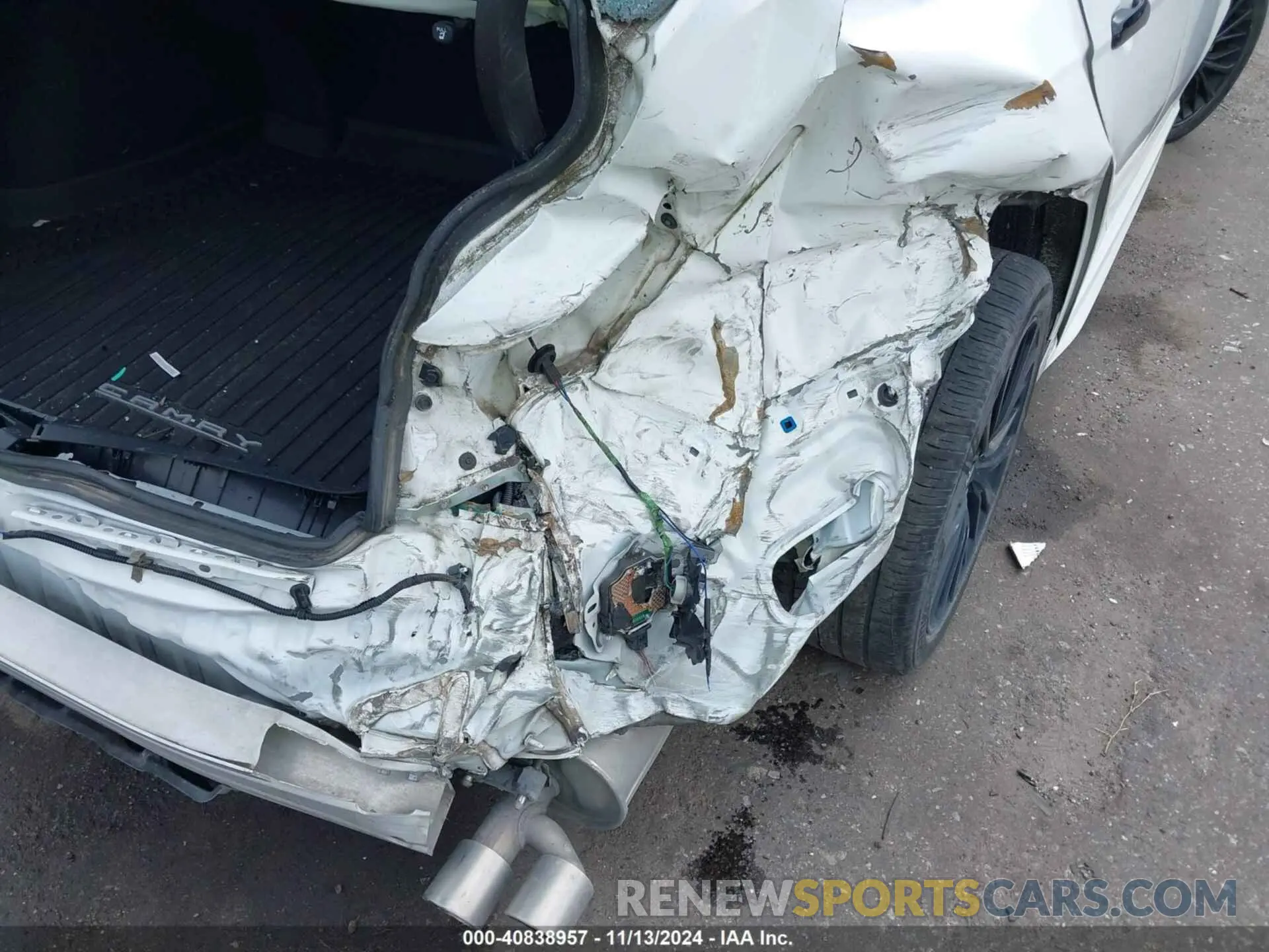 6 Photograph of a damaged car 4T1T11AK1MU443428 TOYOTA CAMRY 2021