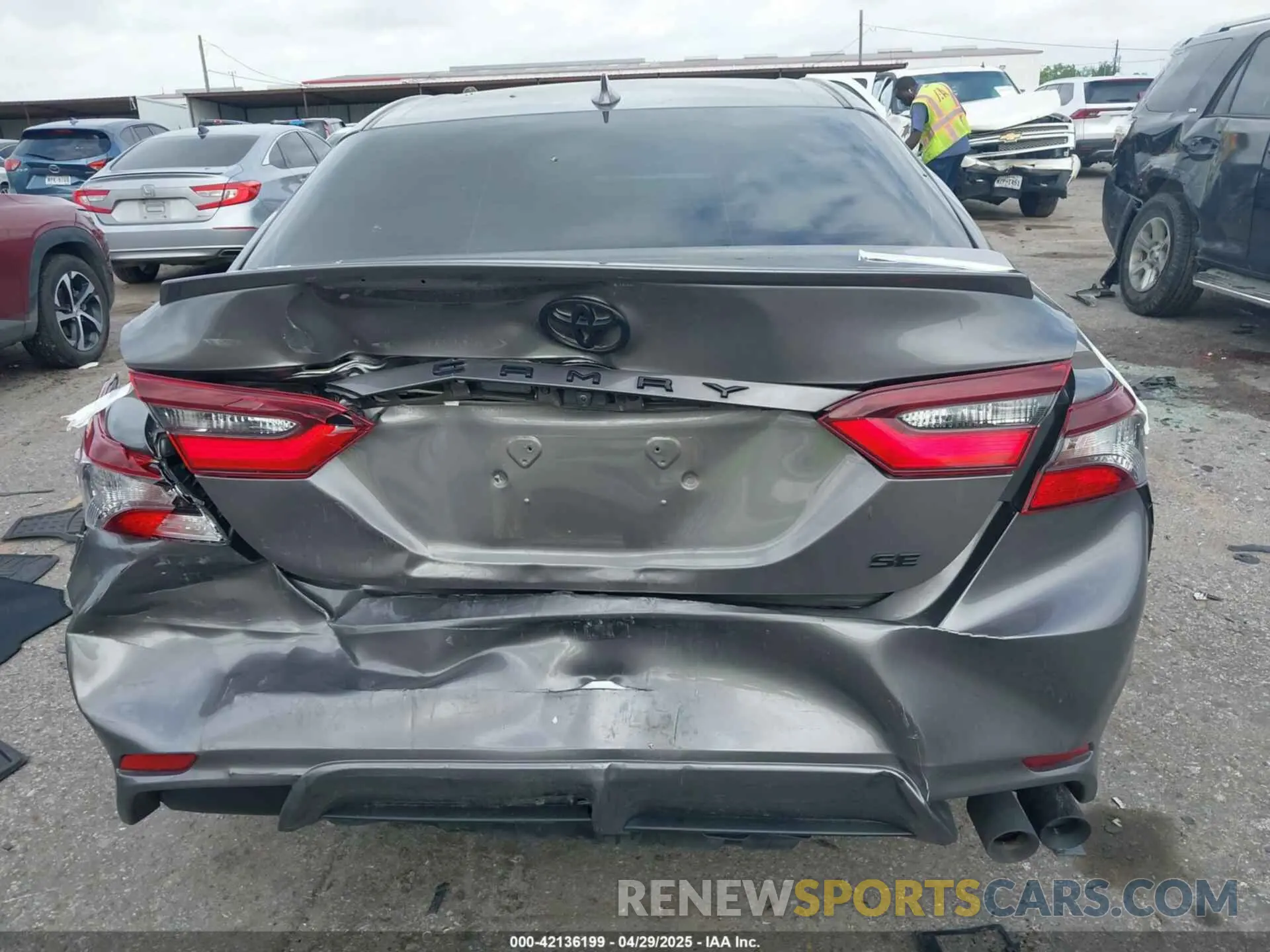 16 Photograph of a damaged car 4T1T11AK1MU521870 TOYOTA CAMRY 2021