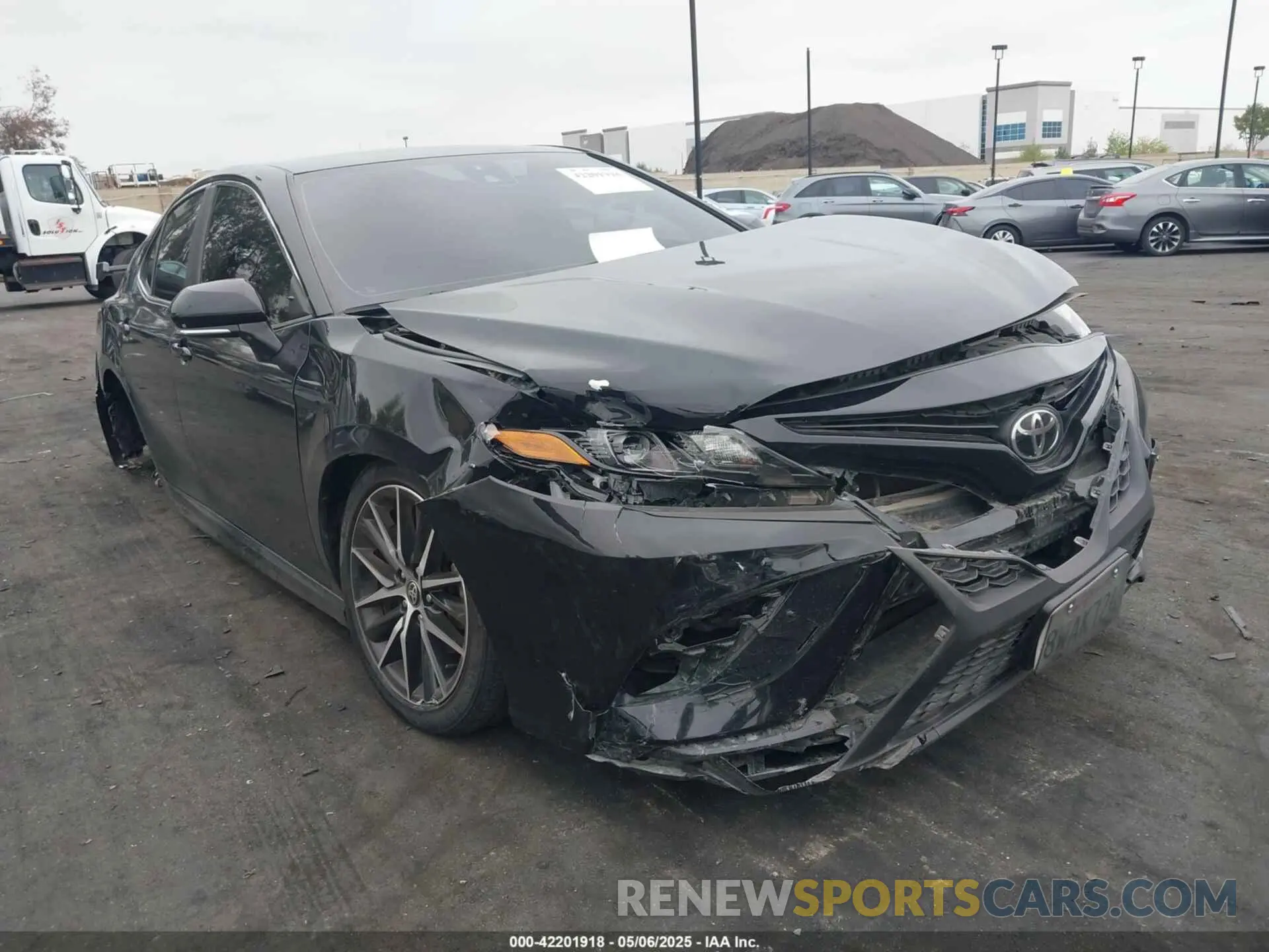 1 Photograph of a damaged car 4T1T11AK1MU561608 TOYOTA CAMRY 2021