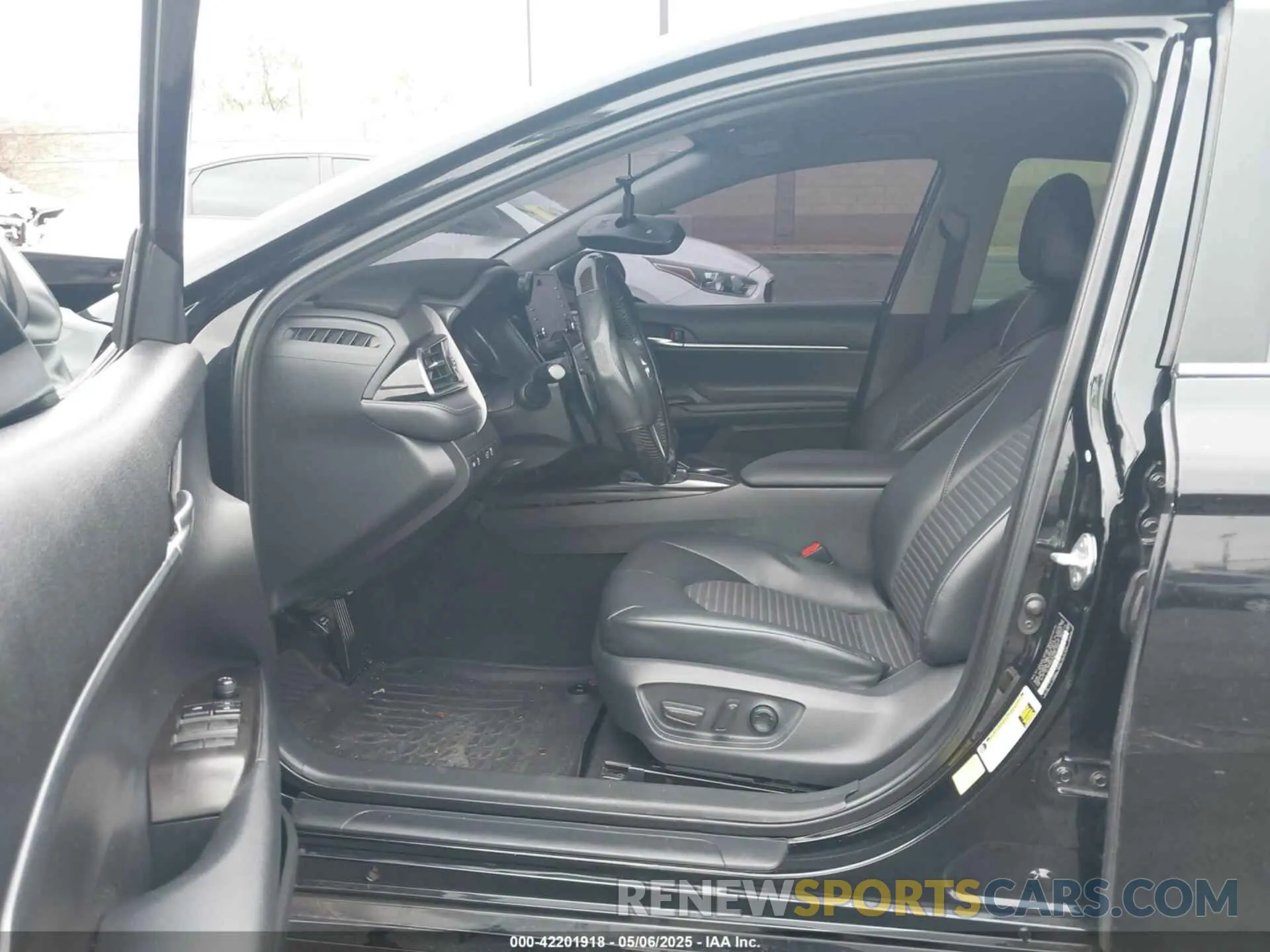 5 Photograph of a damaged car 4T1T11AK1MU561608 TOYOTA CAMRY 2021